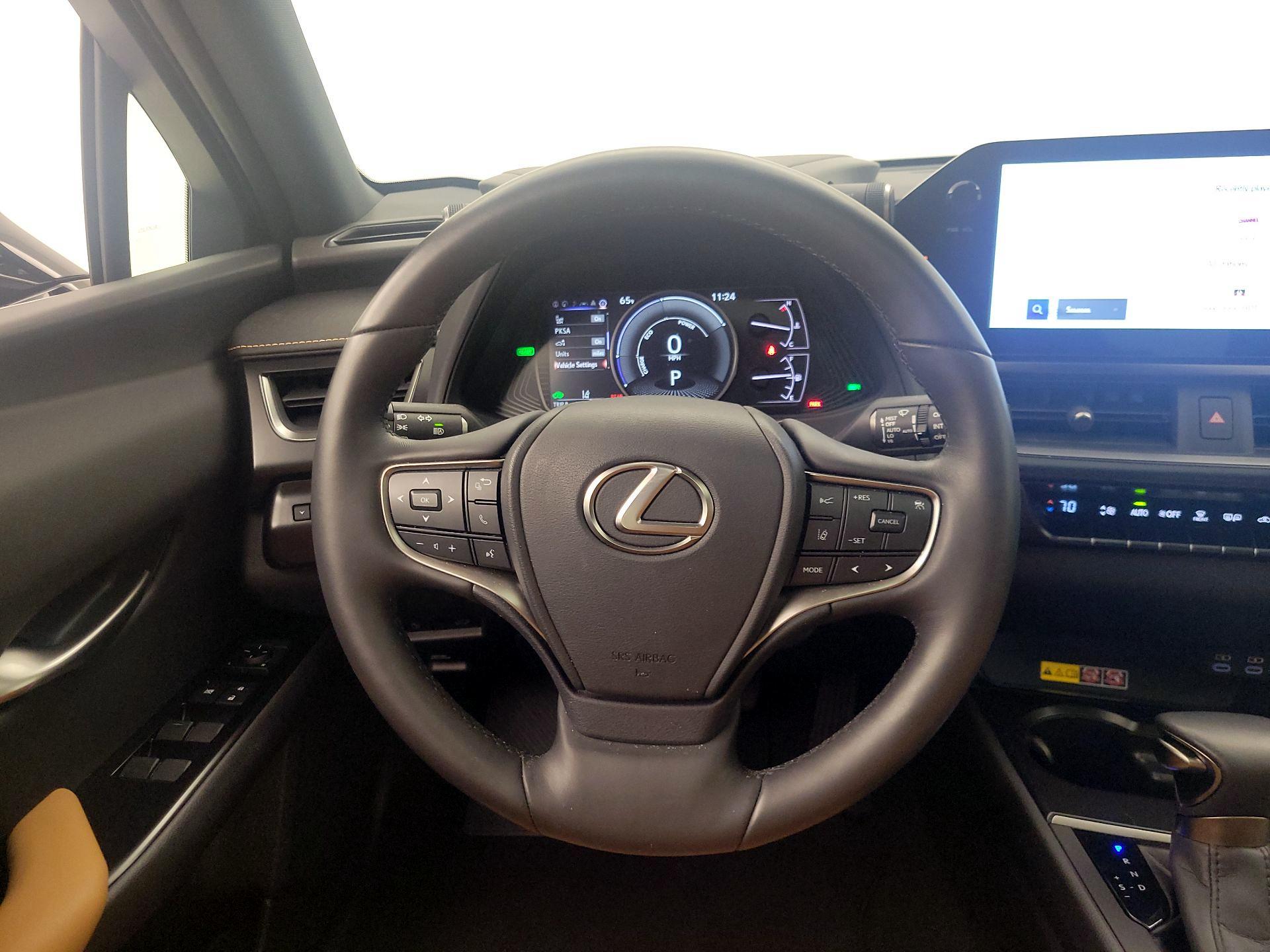 Thumbnail: 2024 Lexus UX - 10