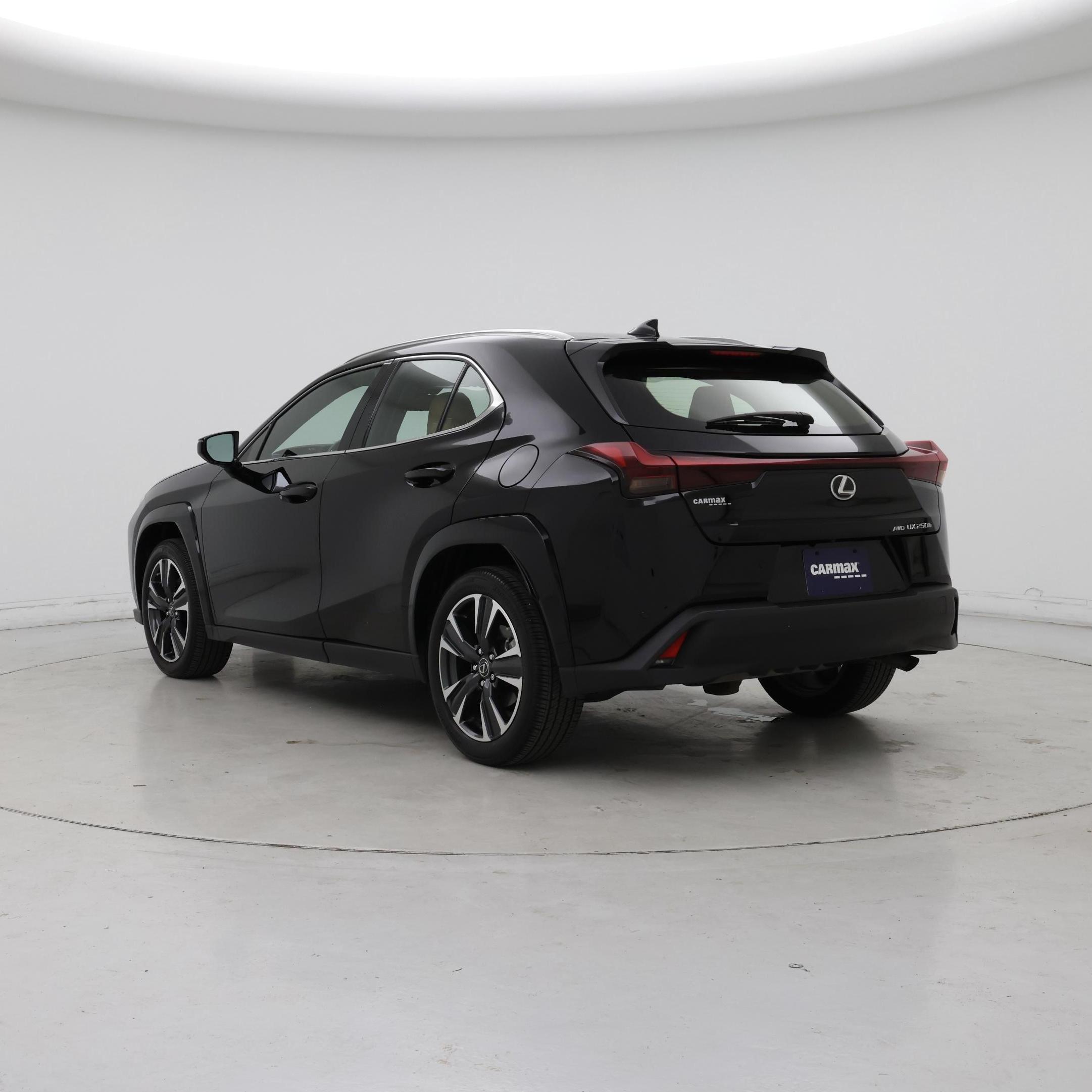 Thumbnail: 2024 Lexus UX - 2
