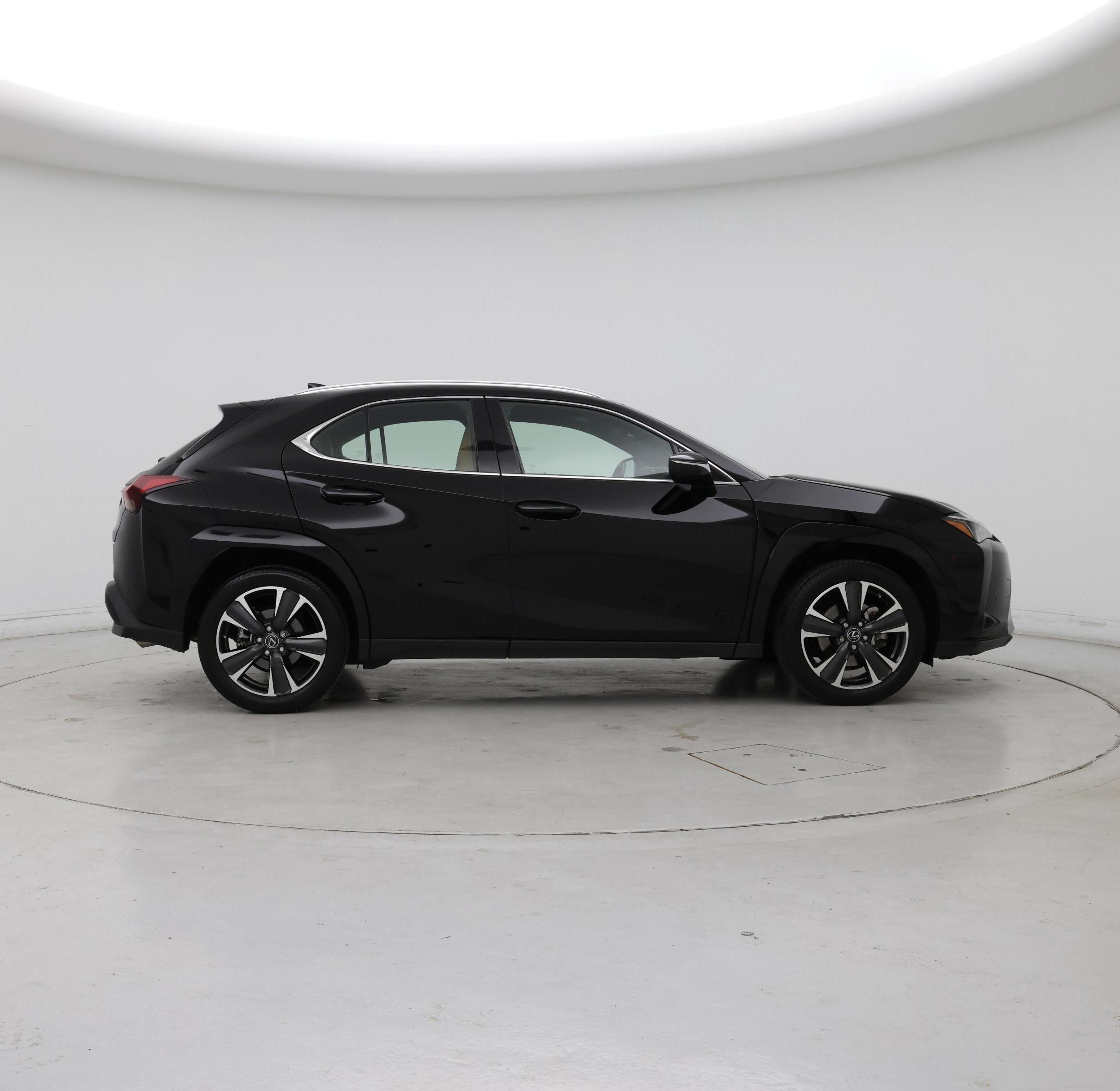 Thumbnail: 2024 Lexus UX - 7