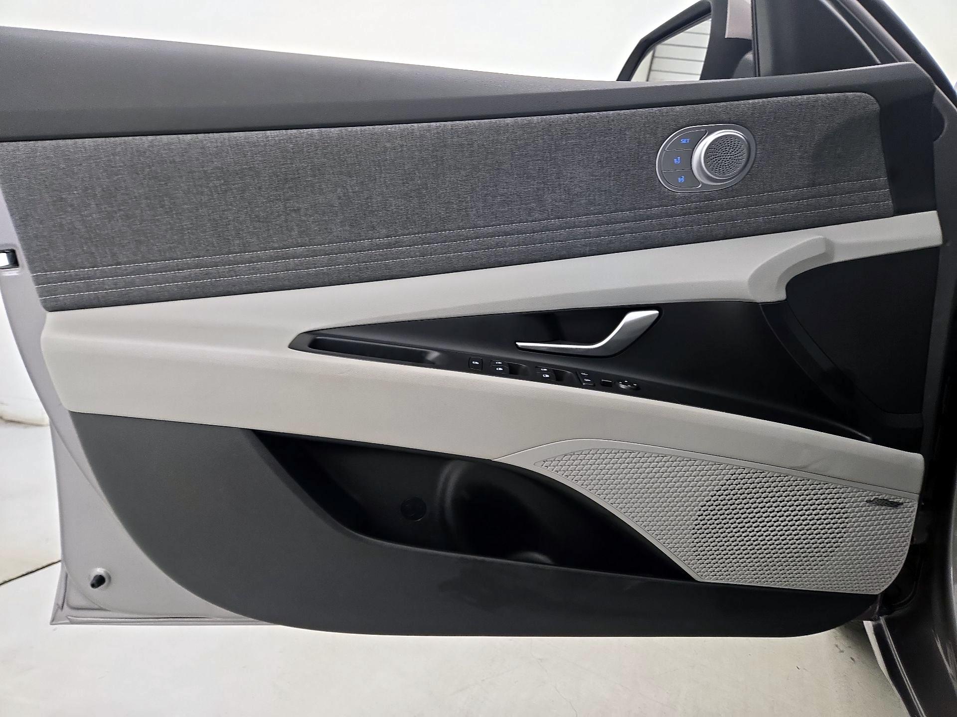 Thumbnail: 2024 Hyundai Elantra - 12