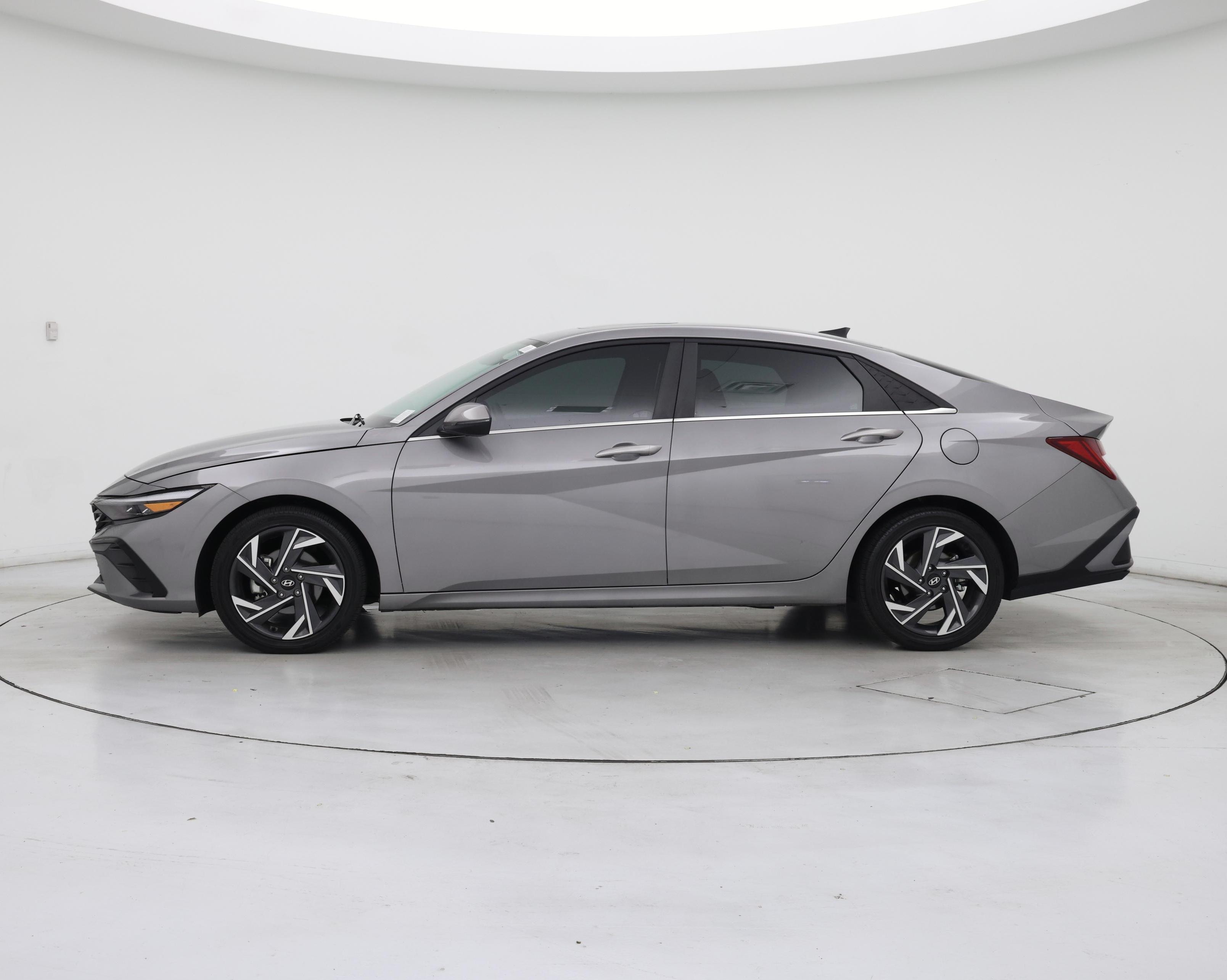 Thumbnail: 2024 Hyundai Elantra - 3