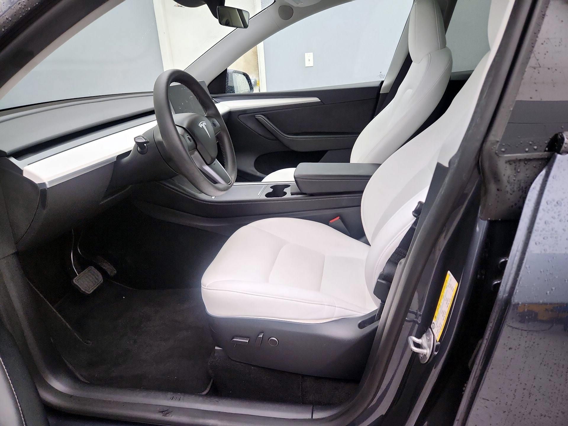 Thumbnail: 2023 Tesla Model Y - 11