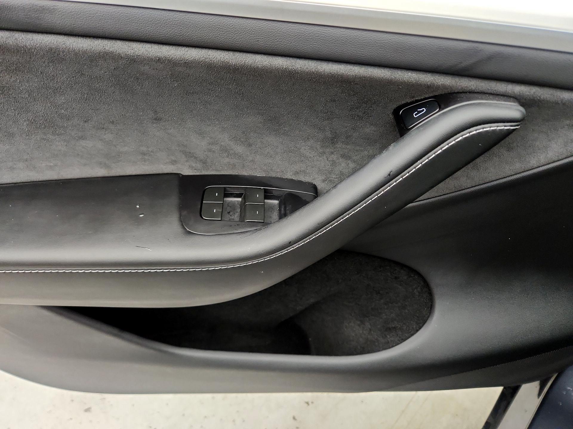 Thumbnail: 2023 Tesla Model Y - 12