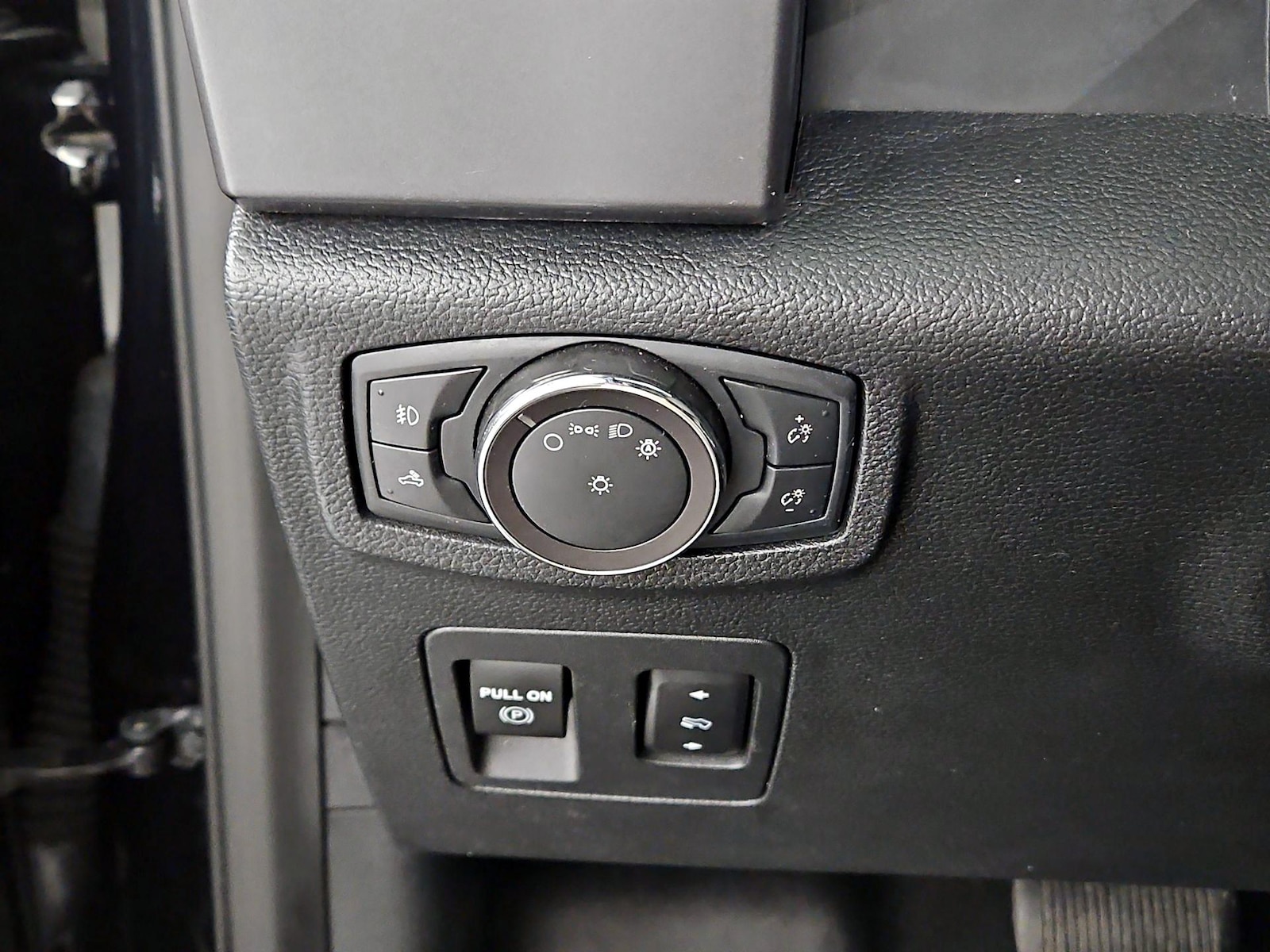 2019 Ford F-150 XLT - Photo 12