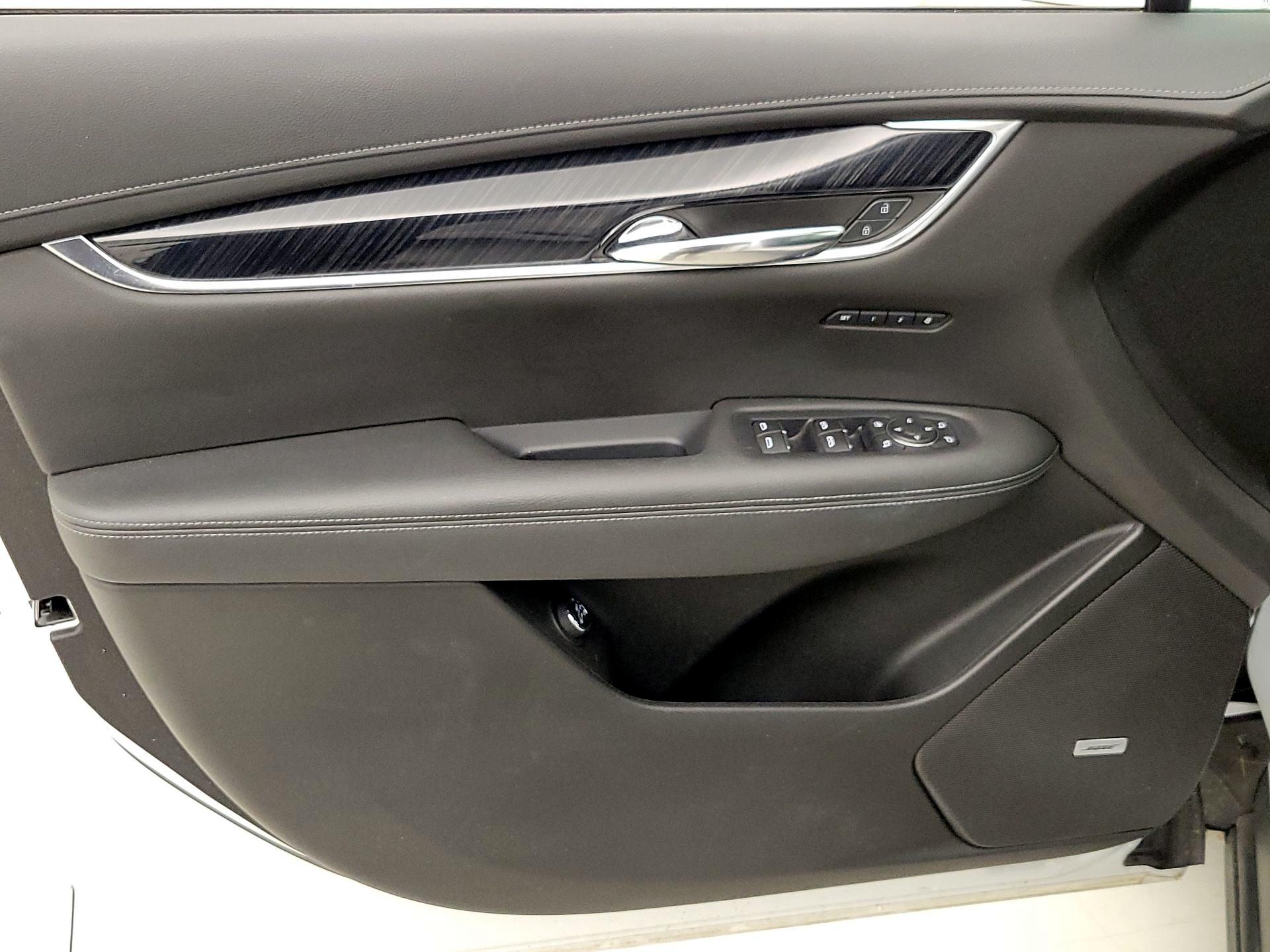 Thumbnail: 2020 Cadillac XT6 - 12