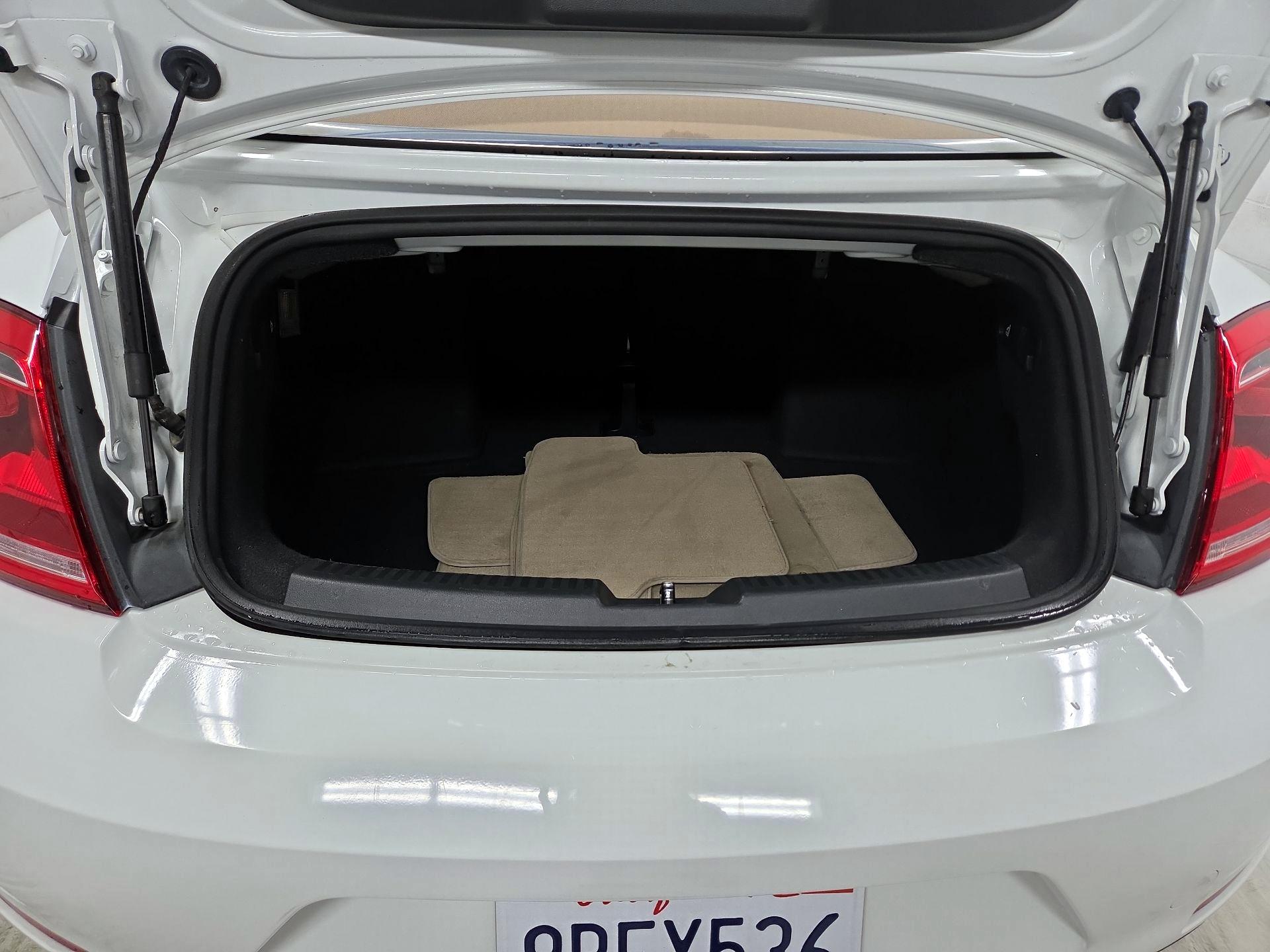 Thumbnail: 2015 Volkswagen Beetle - 14