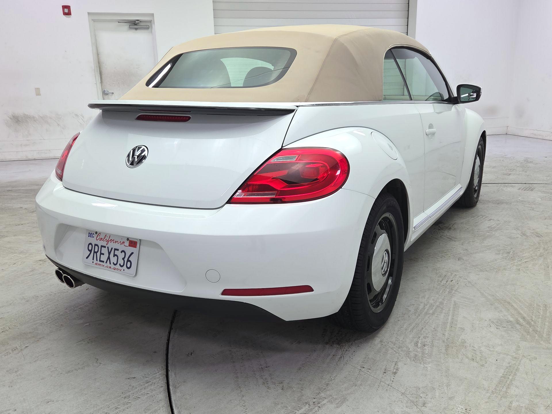 Thumbnail: 2015 Volkswagen Beetle - 5