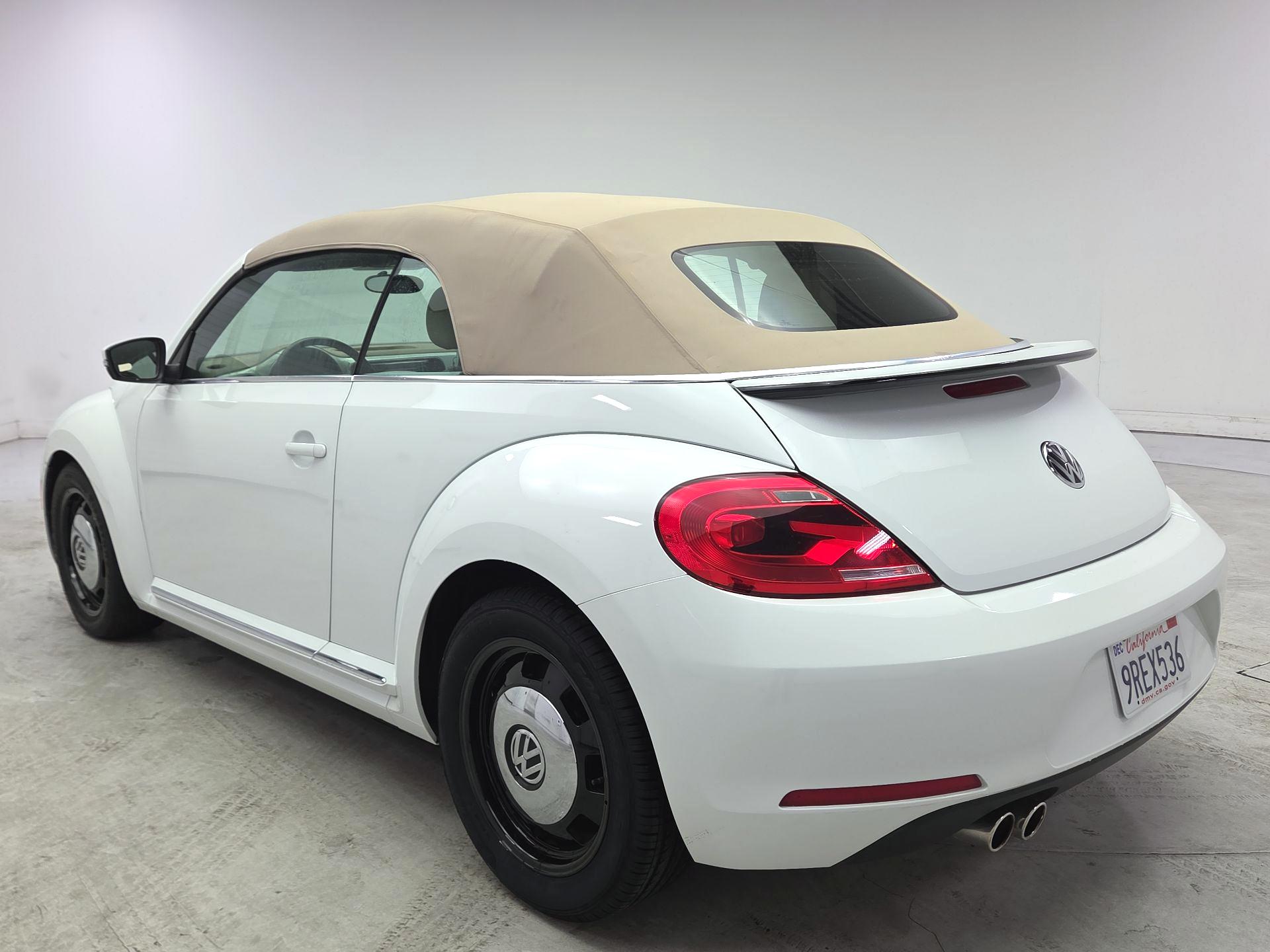 Thumbnail: 2015 Volkswagen Beetle - 7