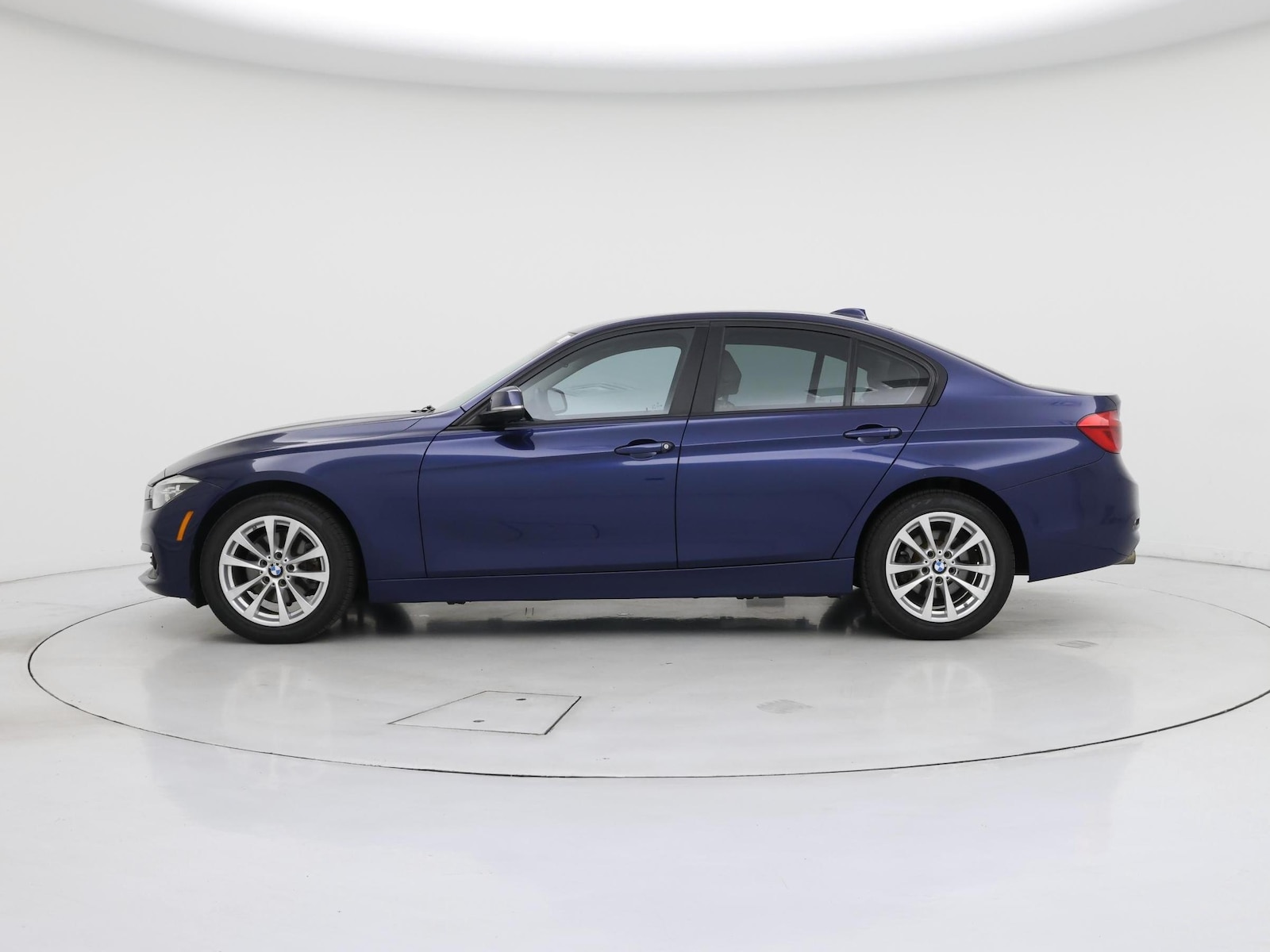 2018 BMW 3 Series 320i - Photo 4