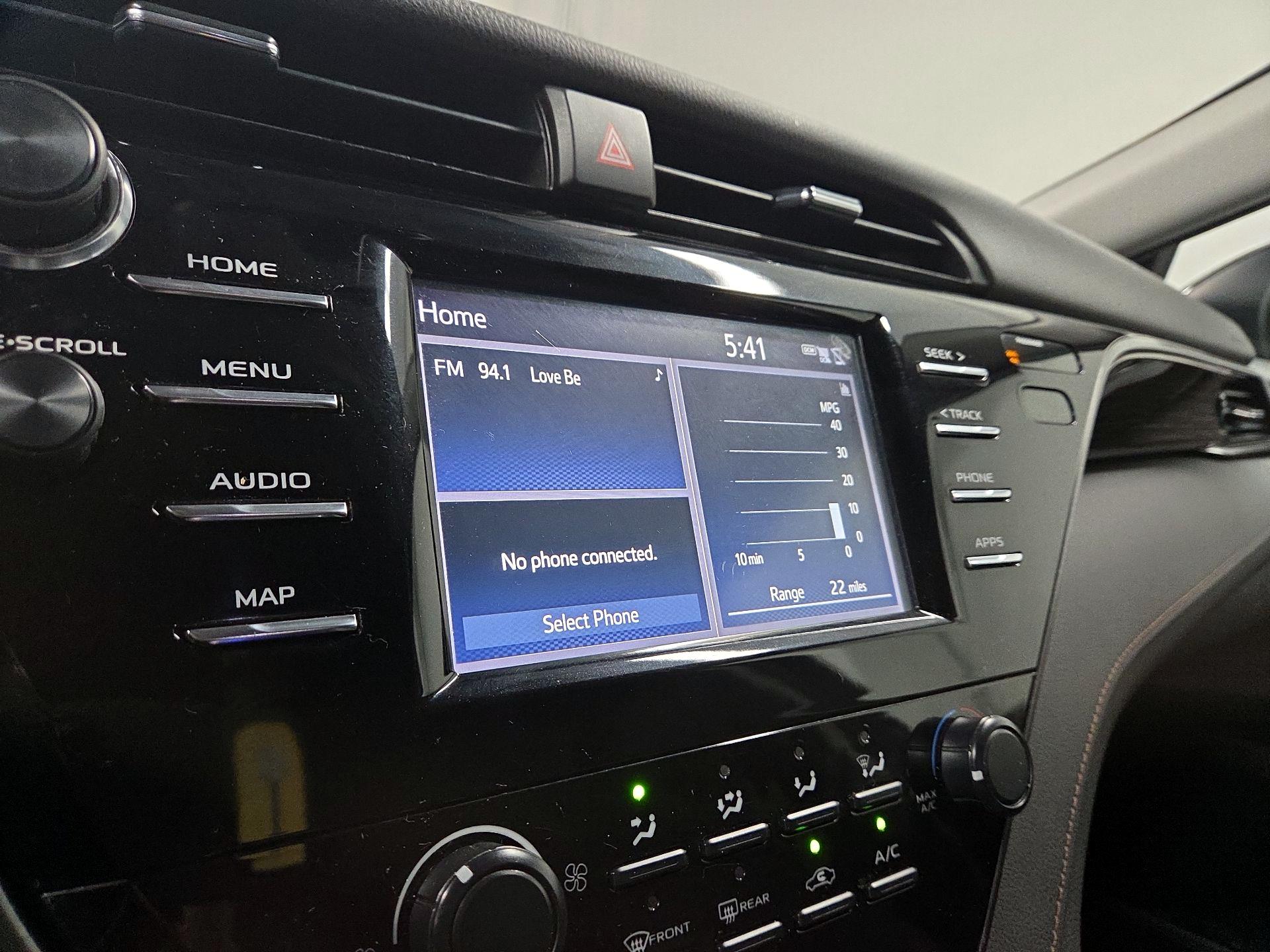 Thumbnail: 2019 Toyota Camry - 13