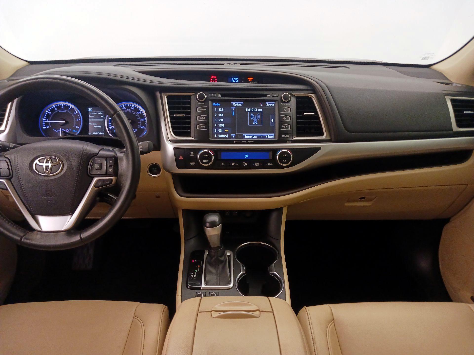 Thumbnail: 2019 Toyota Highlander - 9