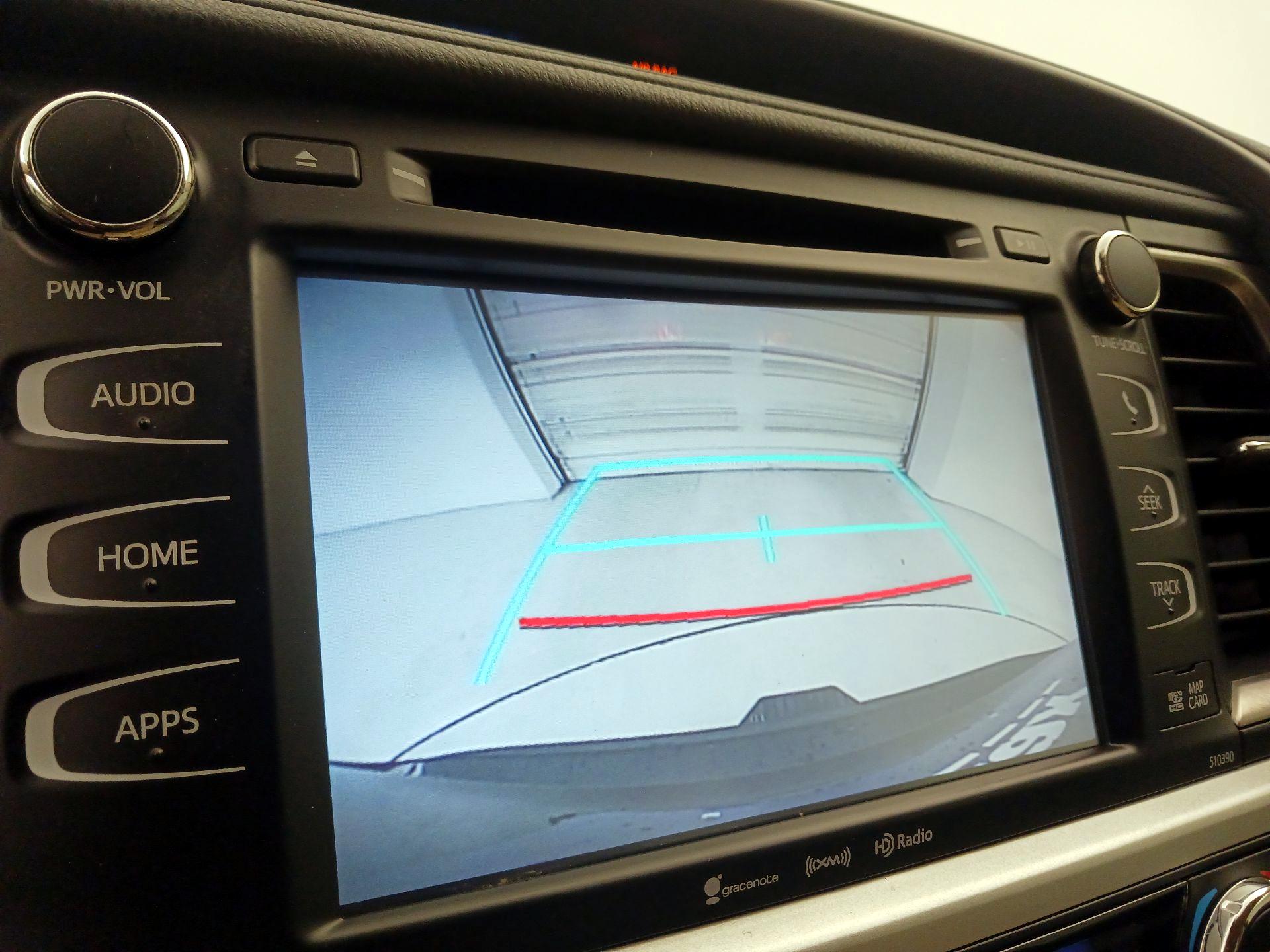 Thumbnail: 2019 Toyota Highlander - 14