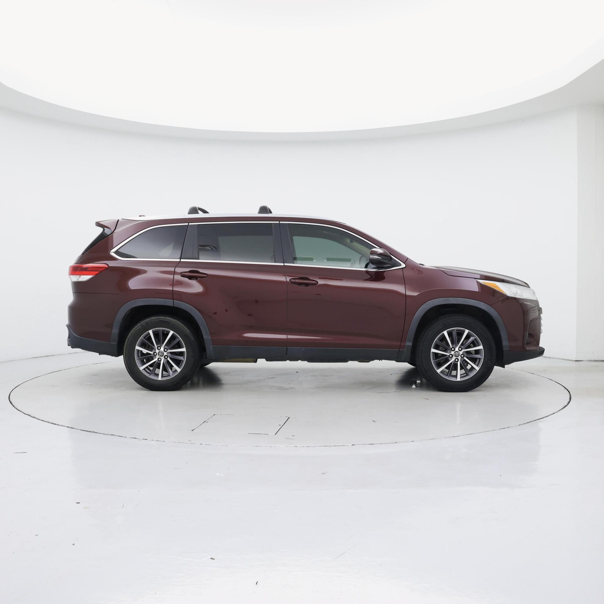 Thumbnail: 2019 Toyota Highlander - 7
