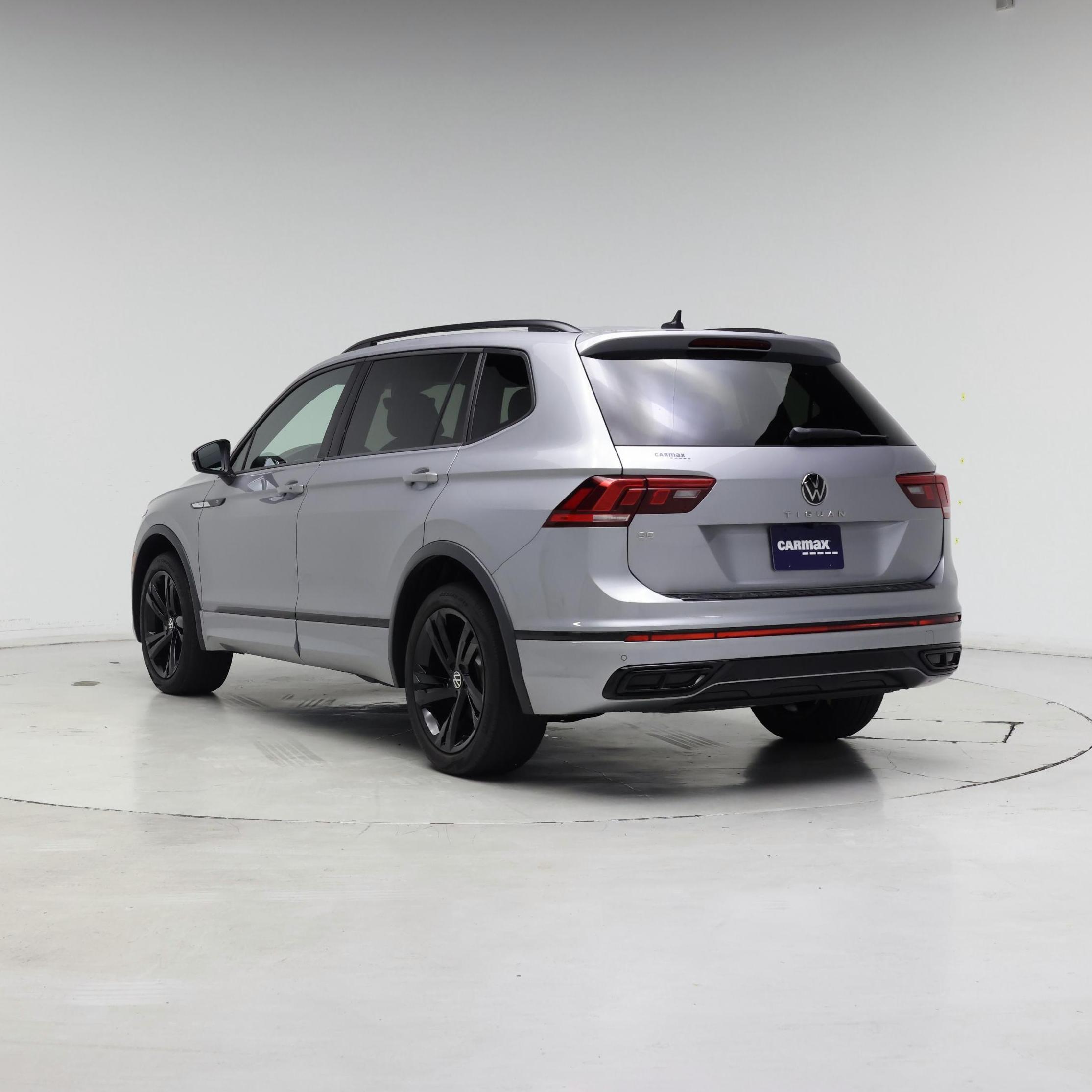 Thumbnail: 2023 Volkswagen Tiguan - 2