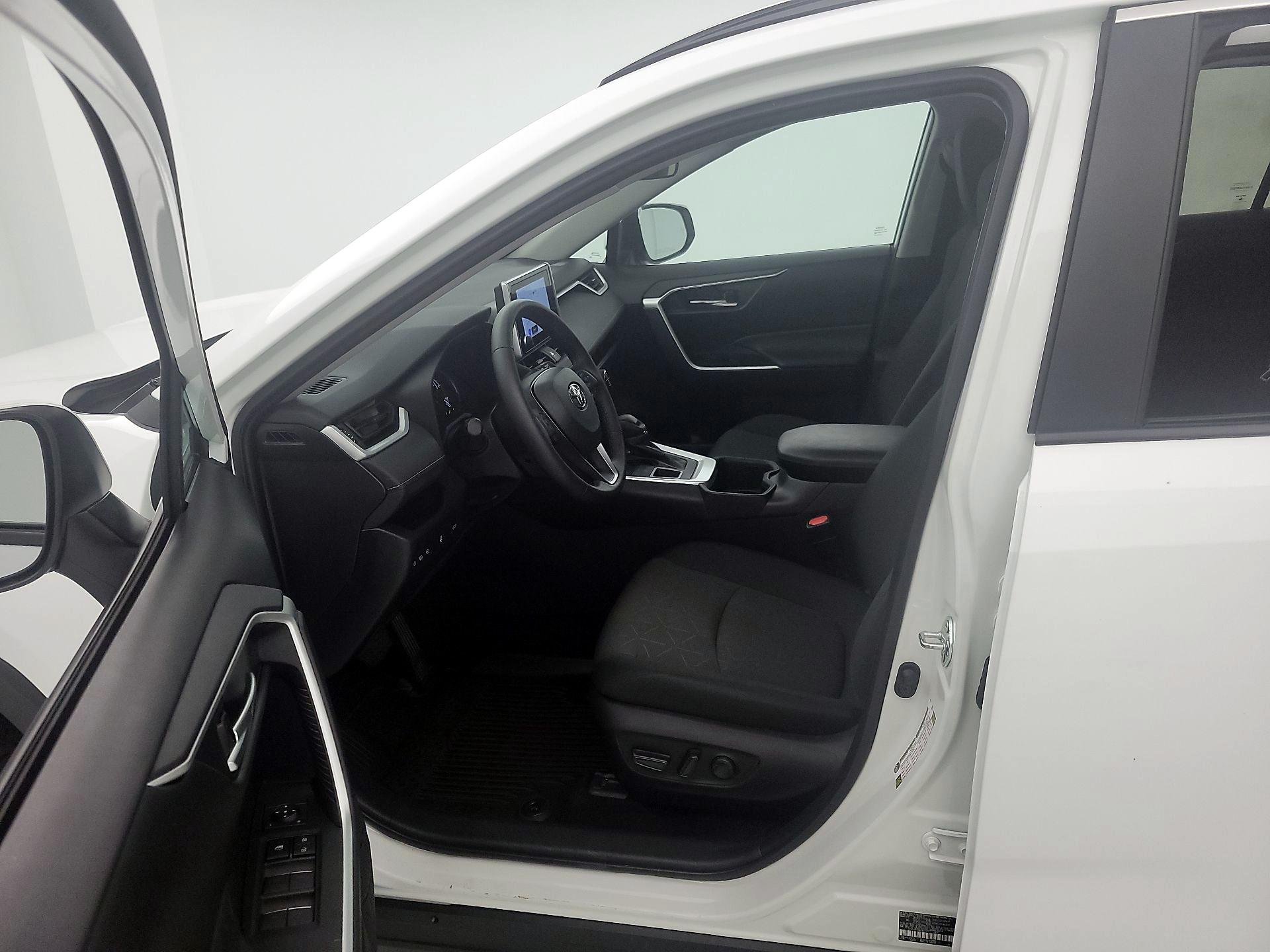 Thumbnail: 2024 Toyota RAV4 - 11