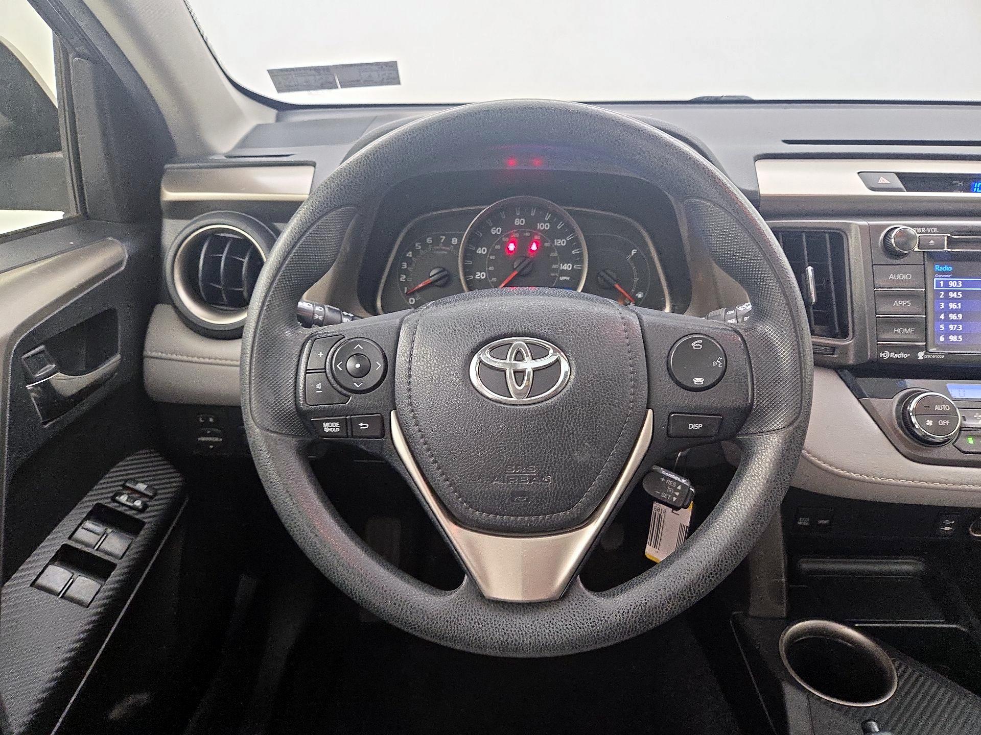 Thumbnail: 2015 Toyota RAV4 - 10