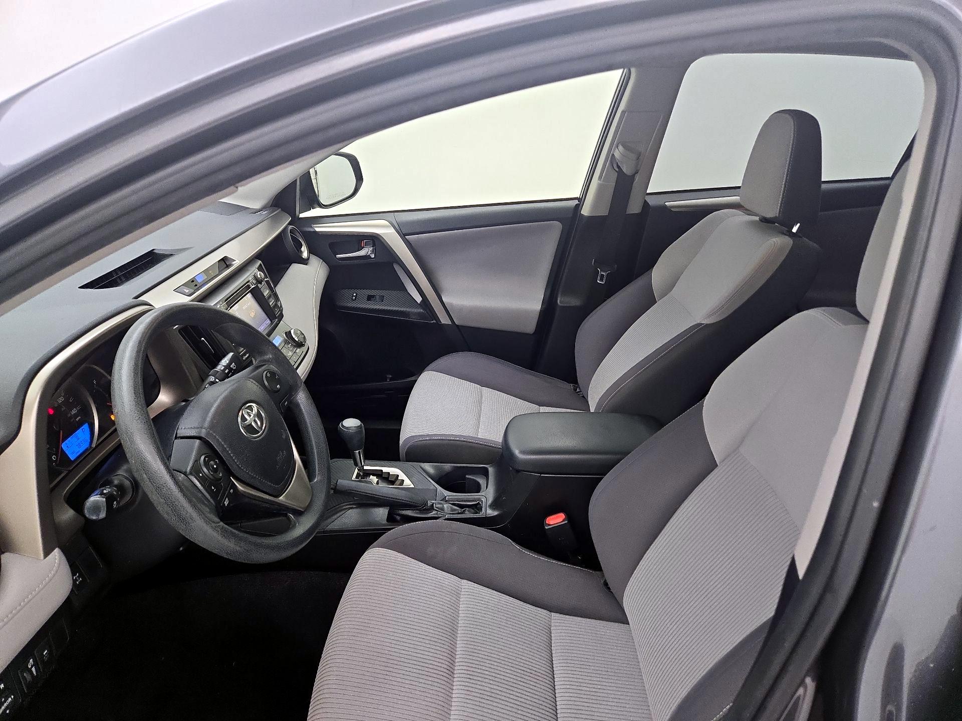Thumbnail: 2015 Toyota RAV4 - 11