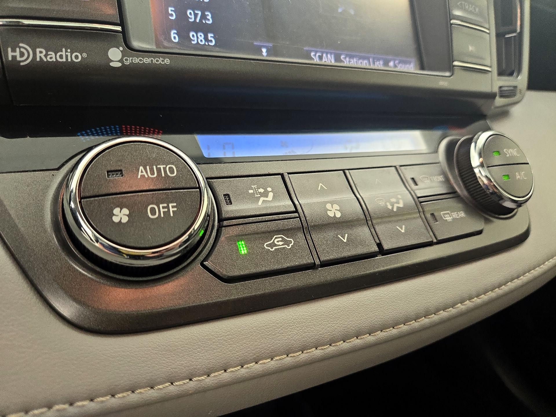 Thumbnail: 2015 Toyota RAV4 - 16