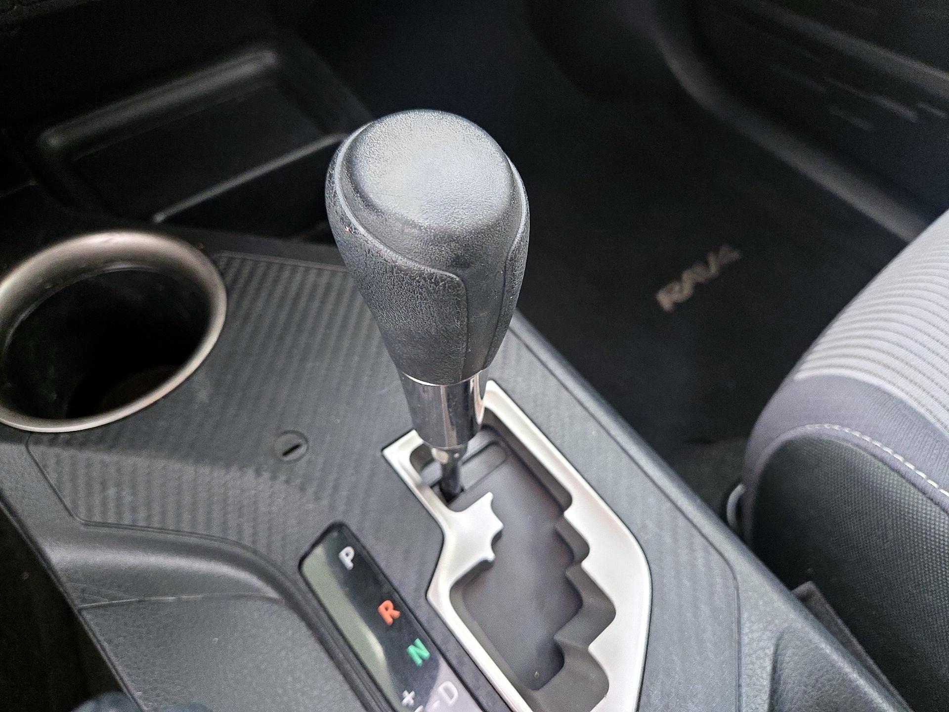 Thumbnail: 2015 Toyota RAV4 - 17