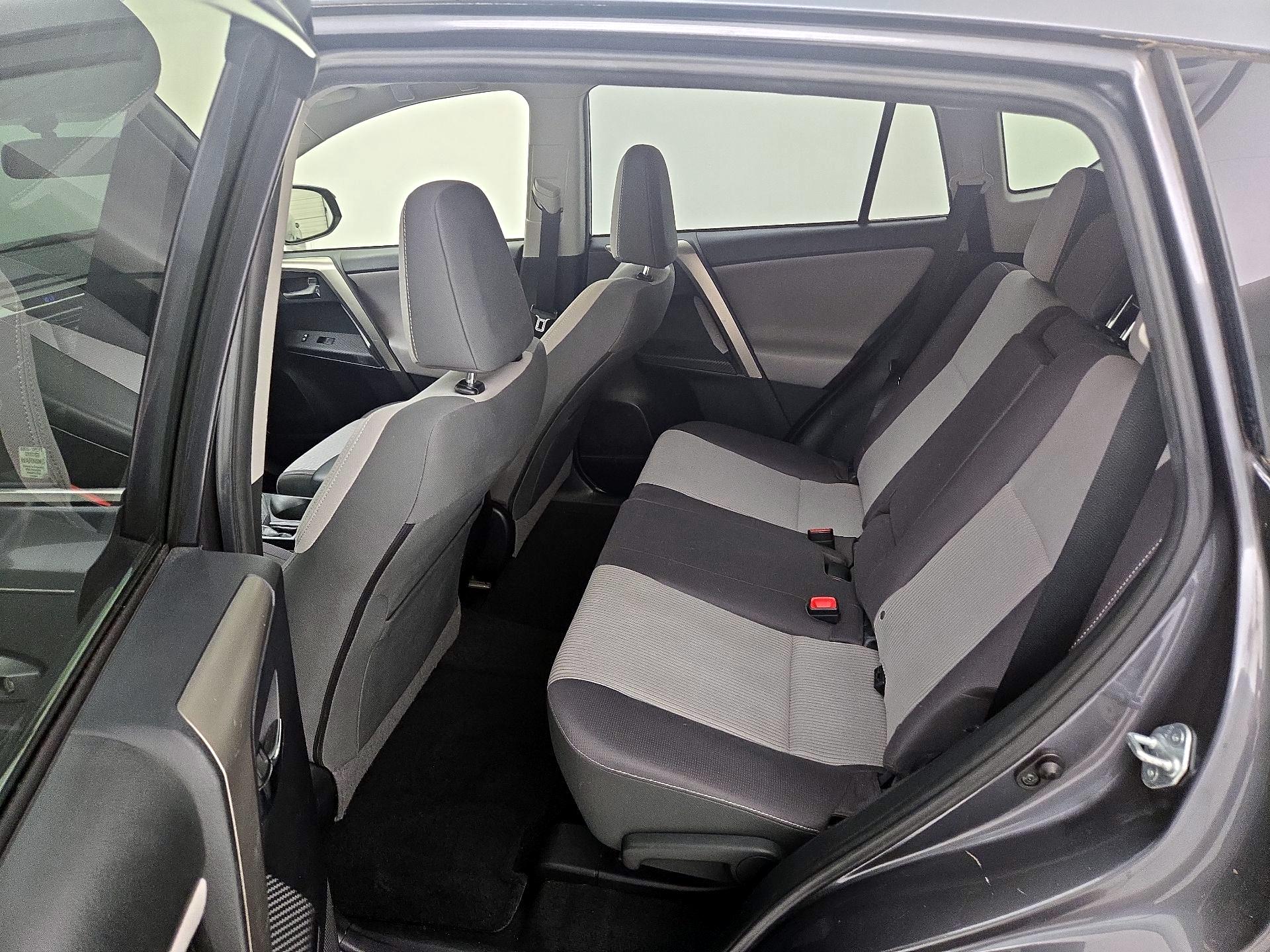 Thumbnail: 2015 Toyota RAV4 - 20