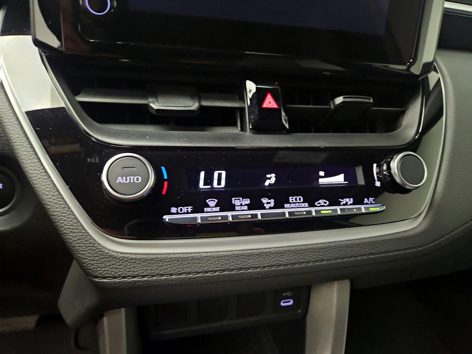 2024 Toyota Corolla Cross S - Photo 17