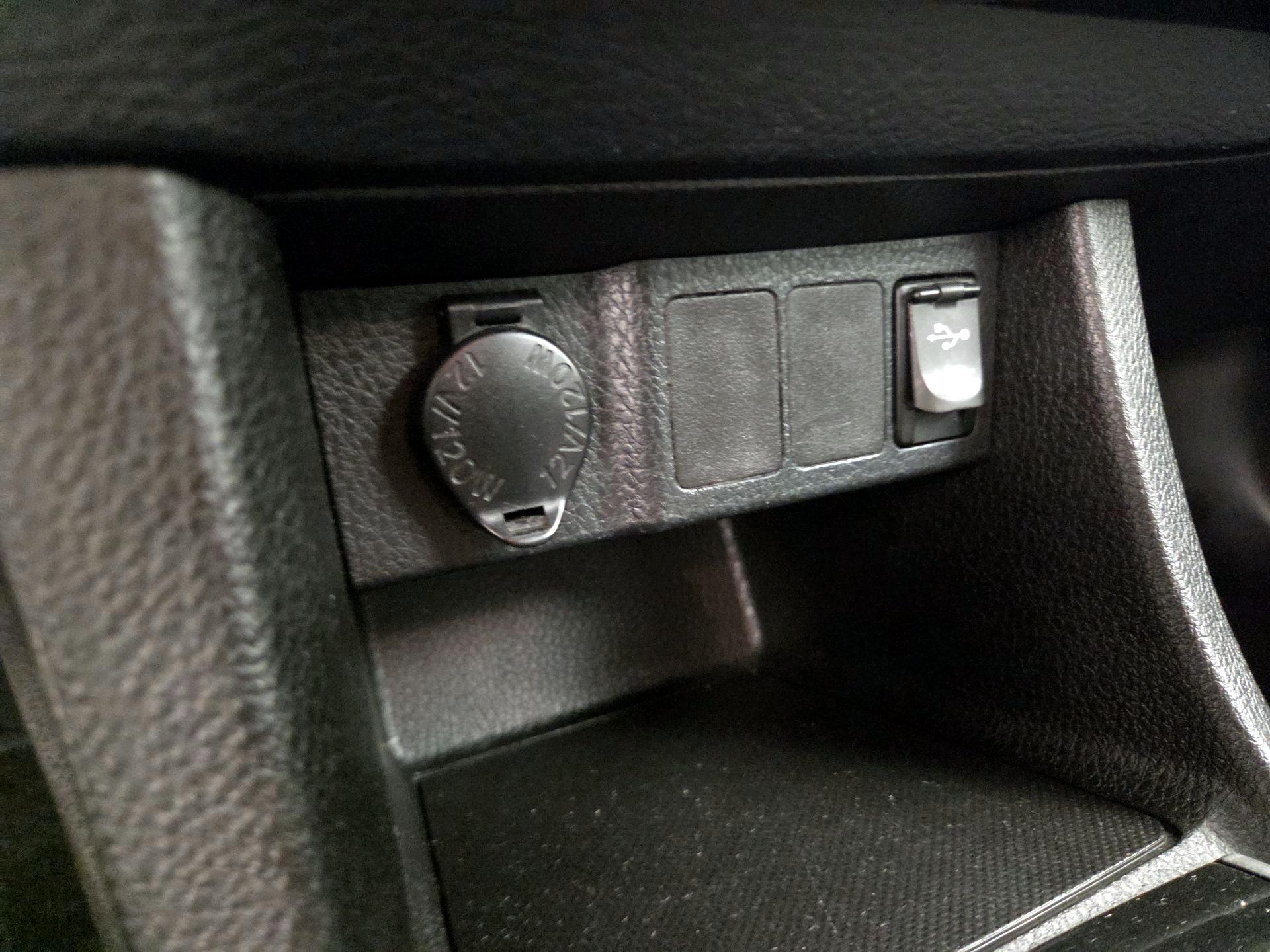 Thumbnail: 2015 Toyota Corolla - 18