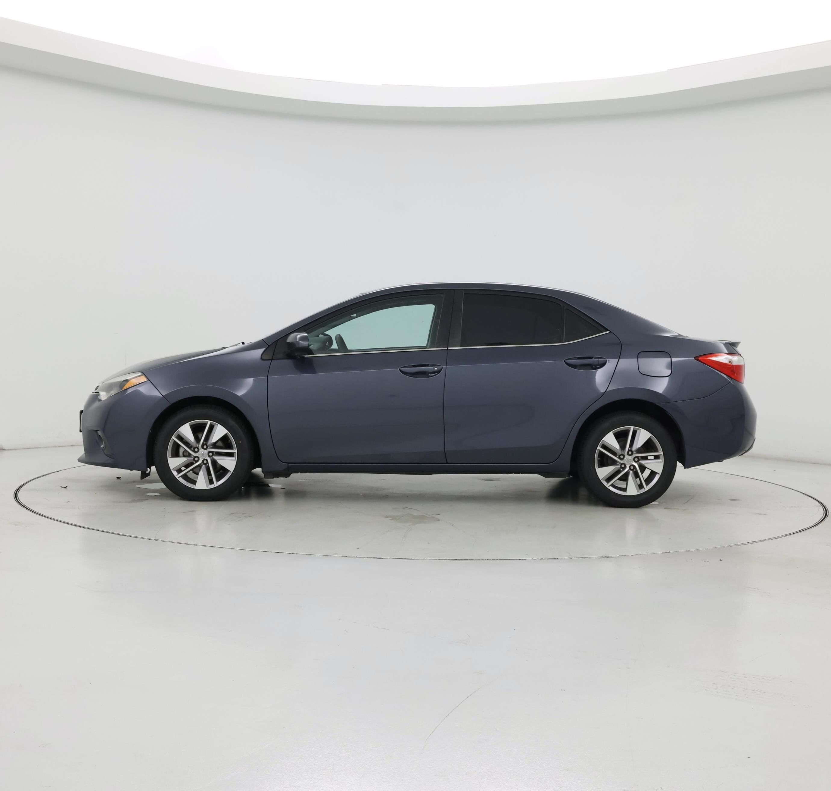 Thumbnail: 2015 Toyota Corolla - 3
