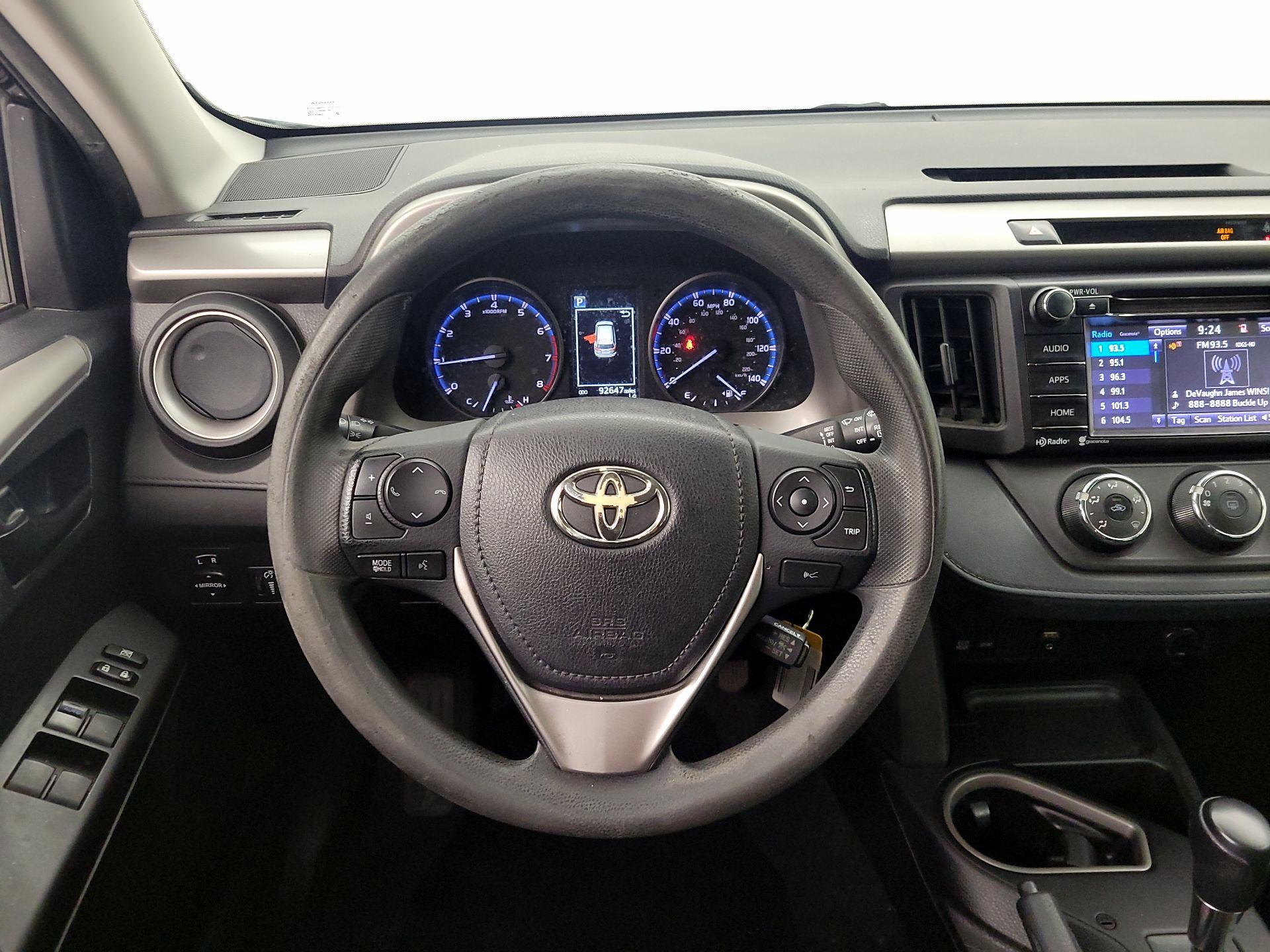 Thumbnail: 2018 Toyota RAV4 - 10