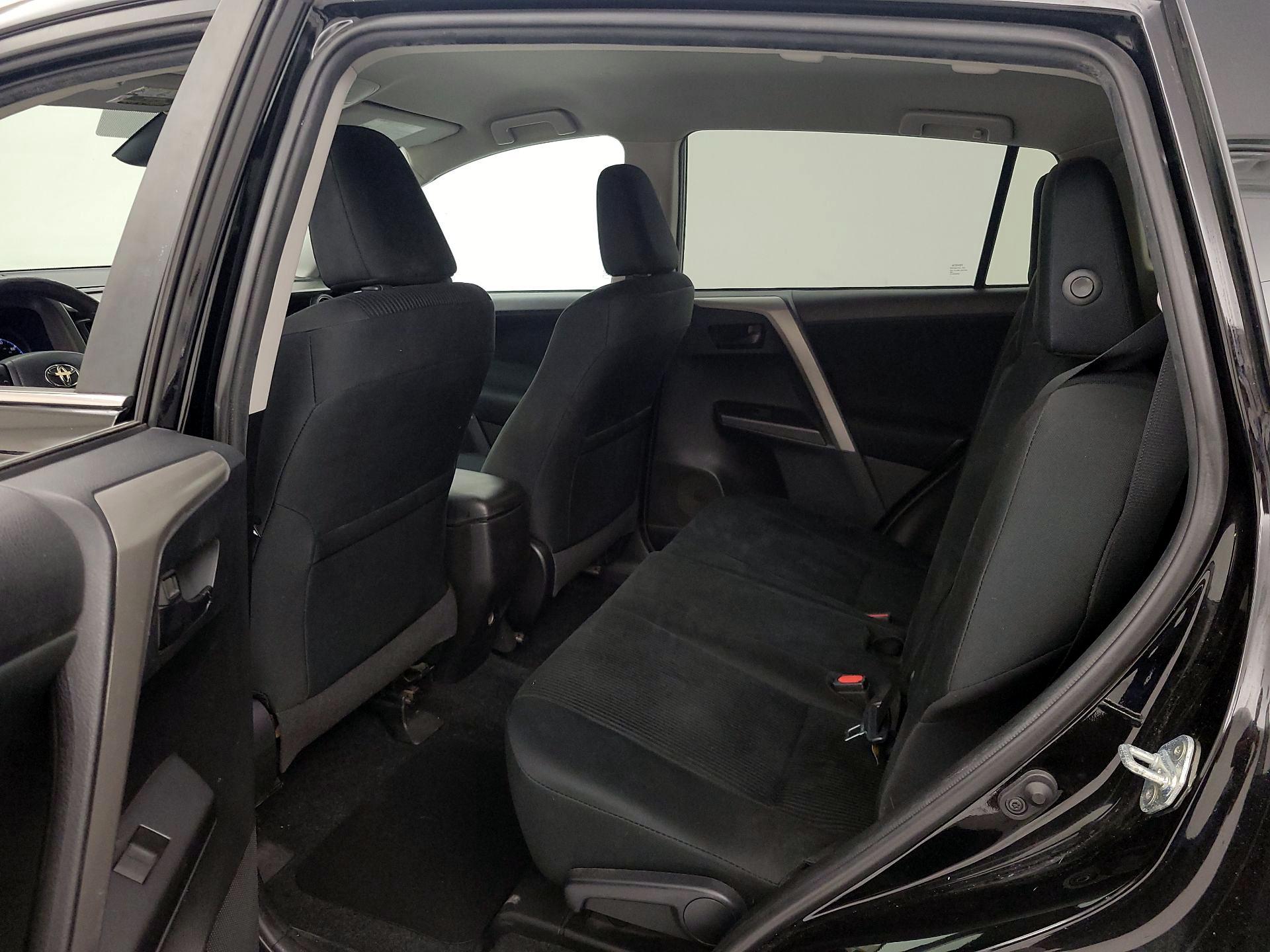 Thumbnail: 2018 Toyota RAV4 - 19