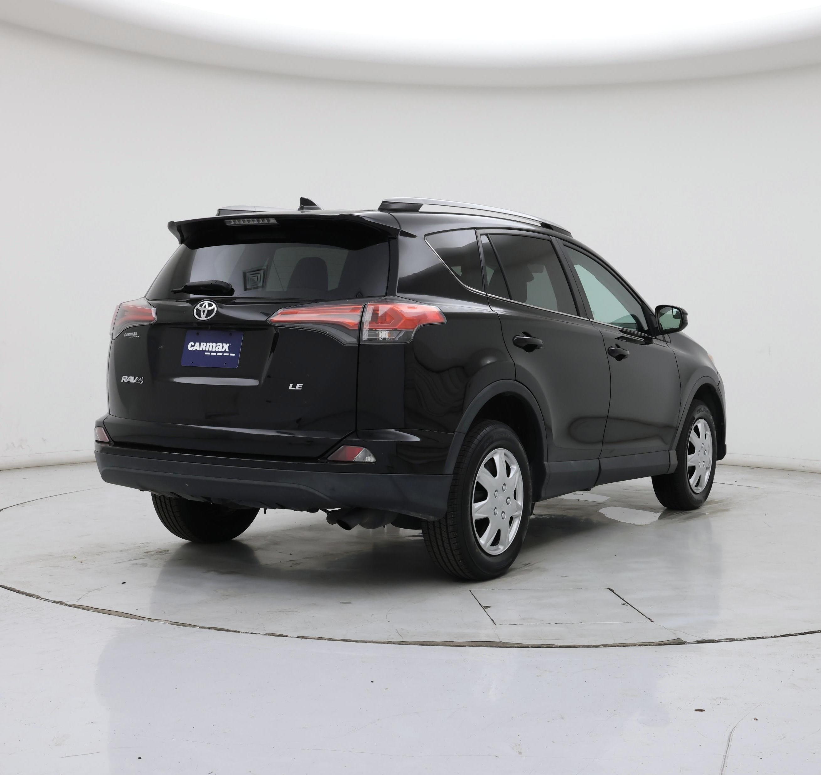 Thumbnail: 2018 Toyota RAV4 - 8