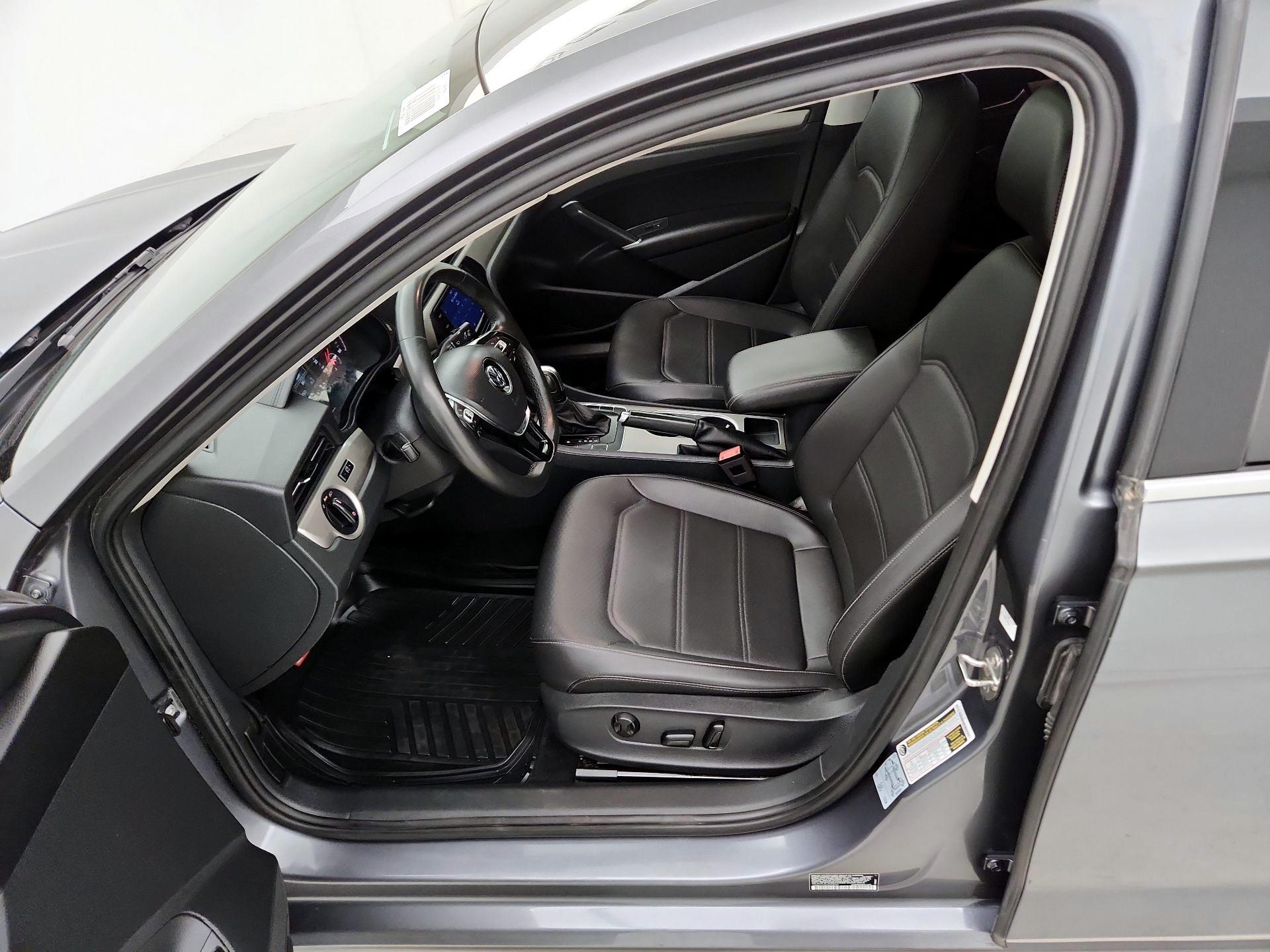 Thumbnail: 2022 Volkswagen Passat - 11