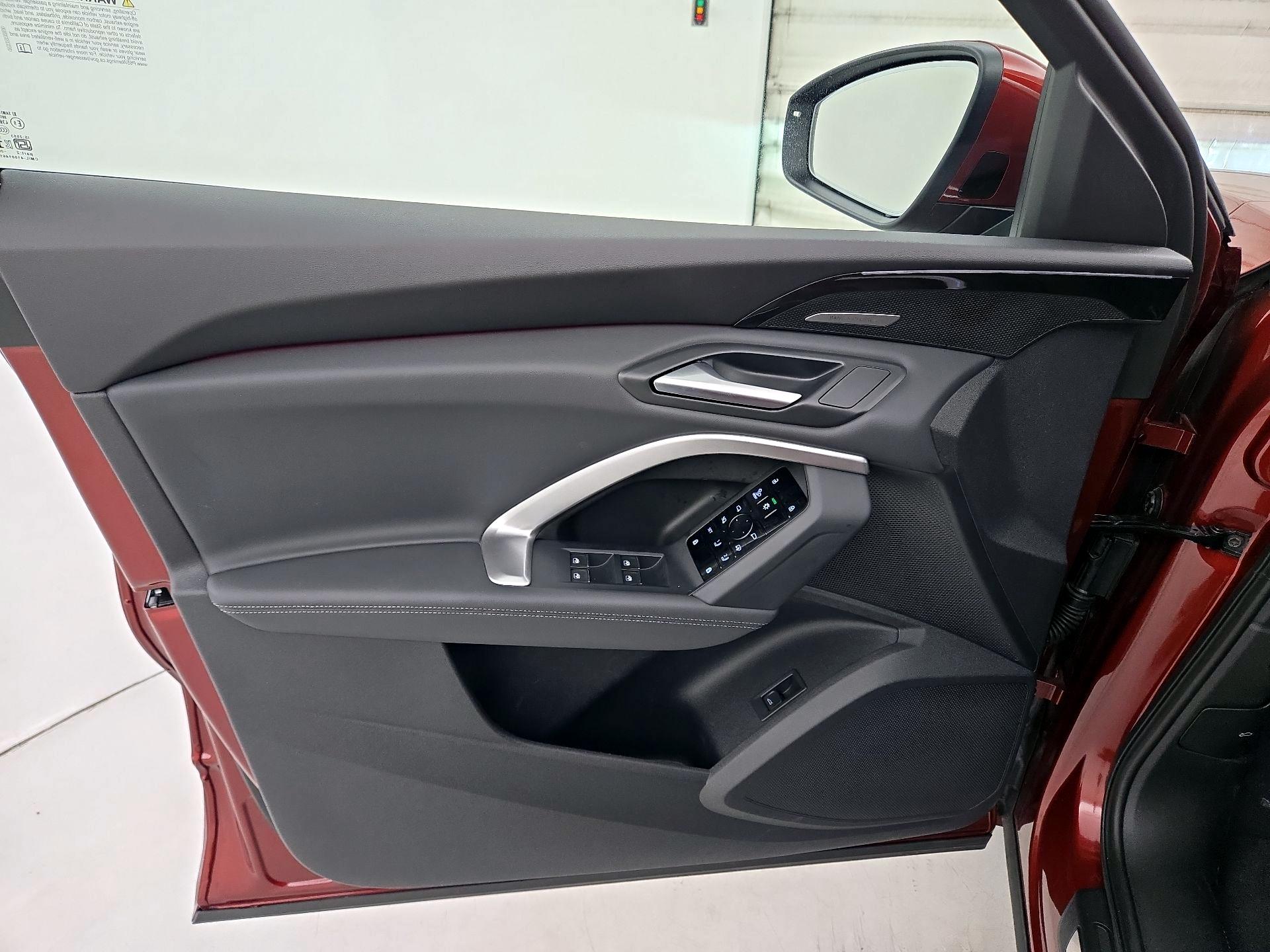 Thumbnail: 2025 Audi Q5 - 12