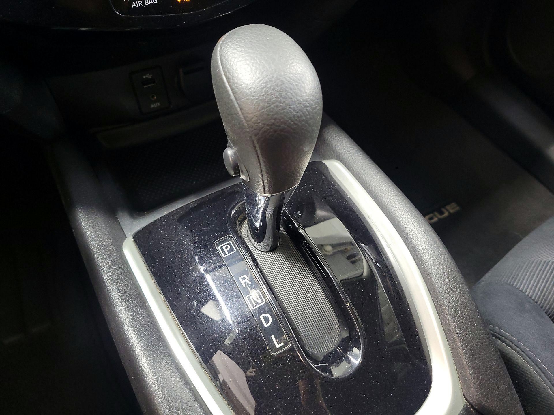 Thumbnail: 2014 Nissan Rogue - 17