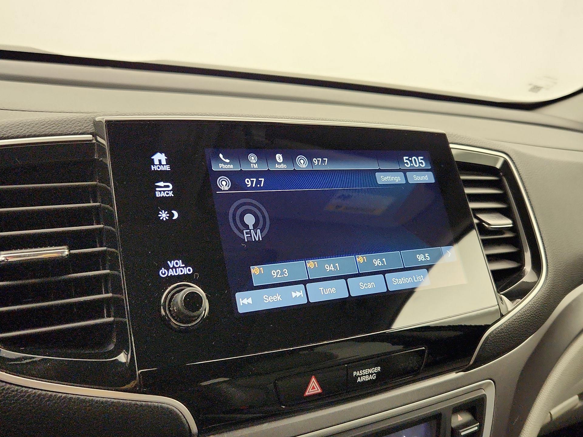 Thumbnail: 2019 Honda Pilot - 15