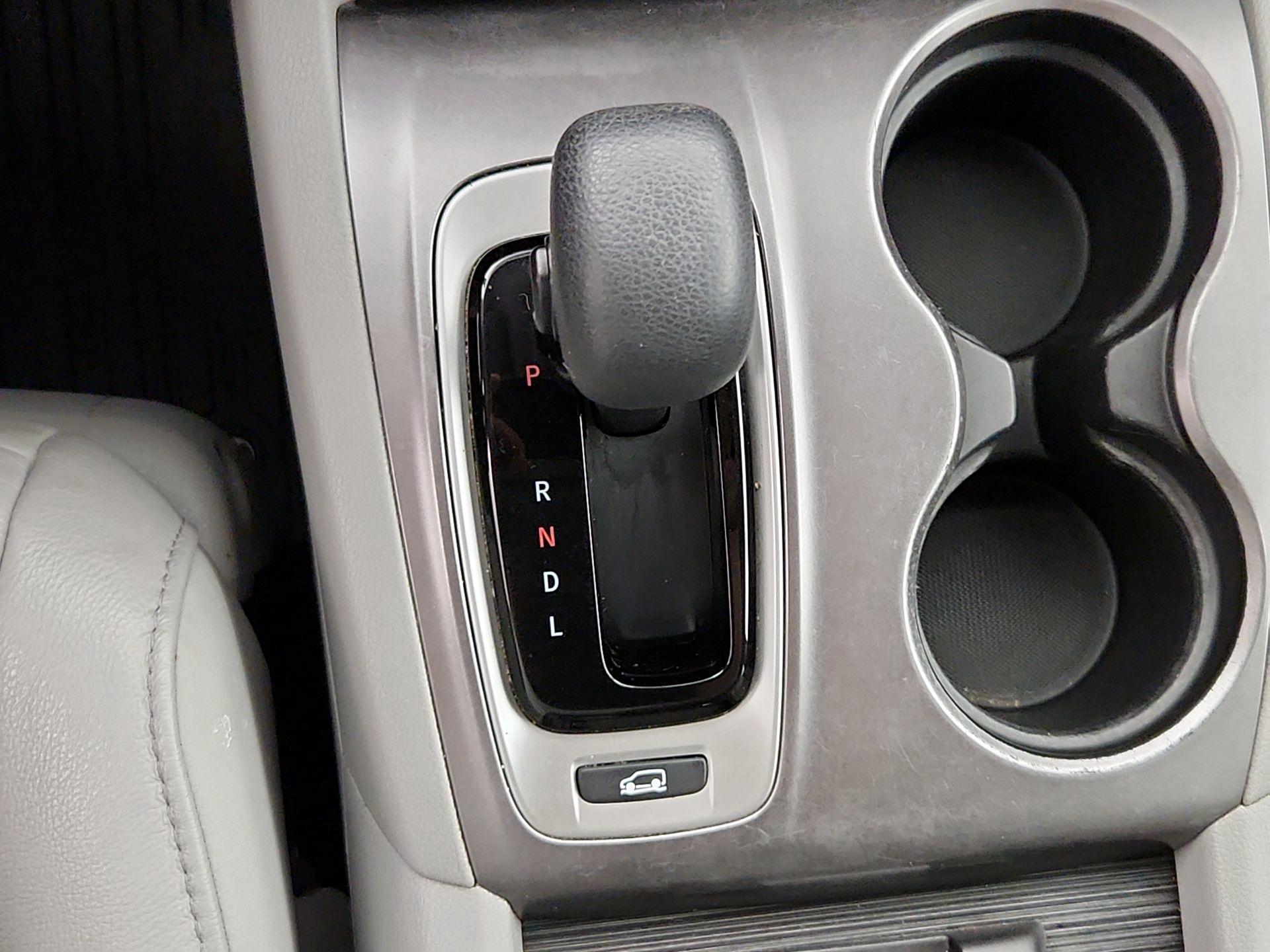 Thumbnail: 2019 Honda Pilot - 17
