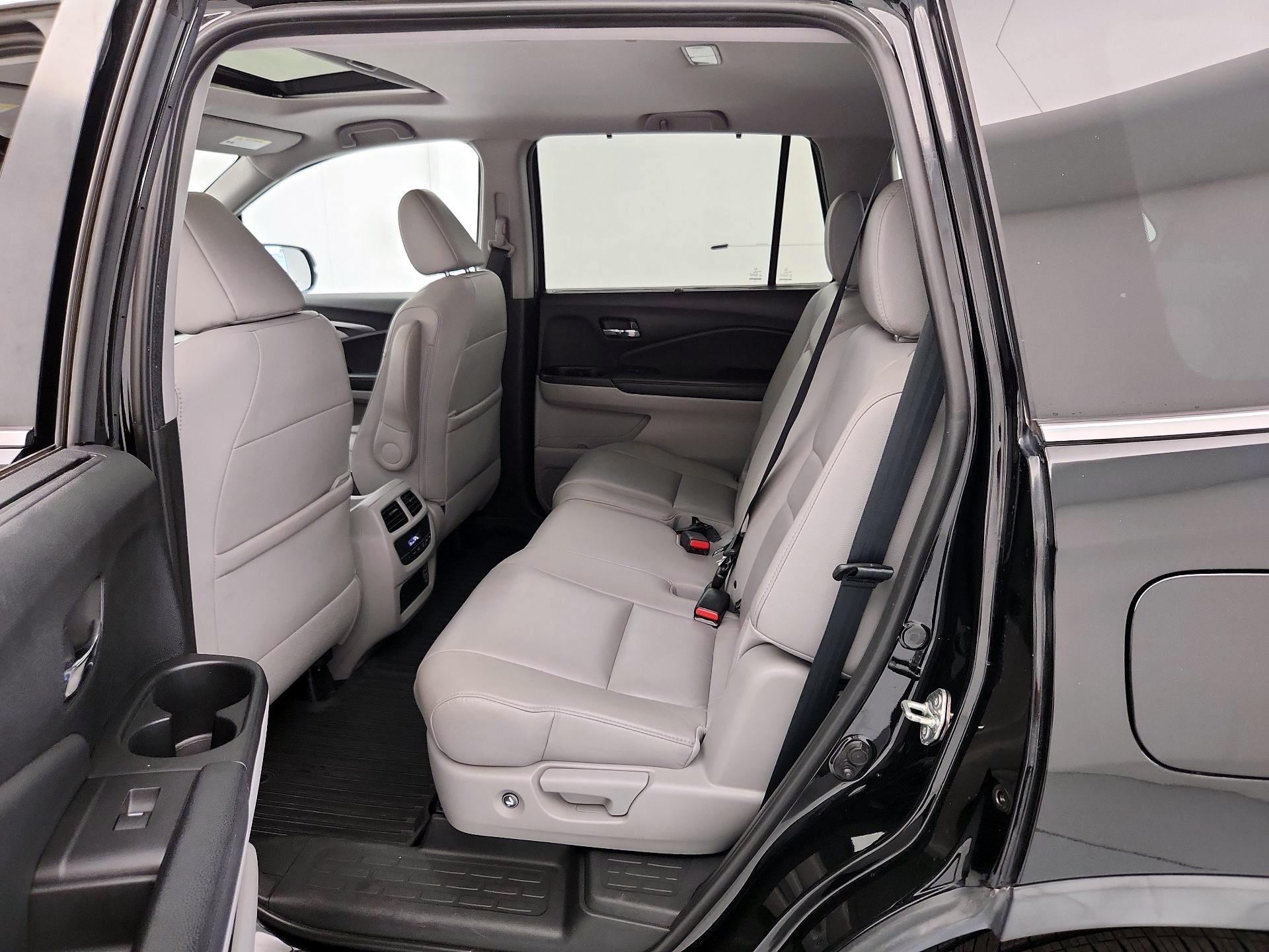 Thumbnail: 2019 Honda Pilot - 20