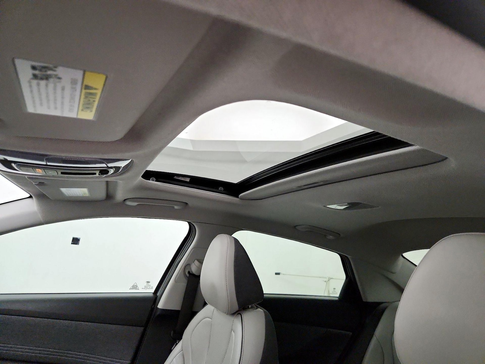 2021 Hyundai Elantra Limited - Photo 20