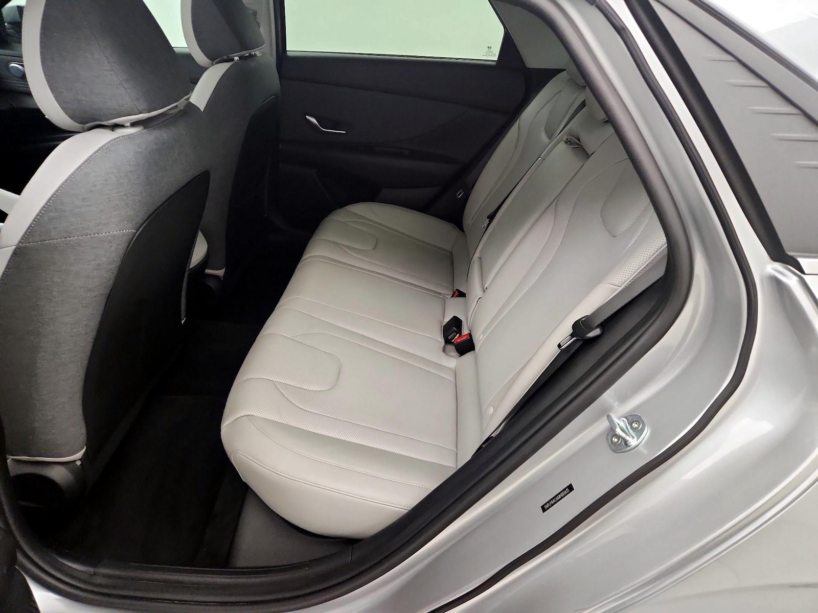 2021 Hyundai Elantra Limited - Photo 21