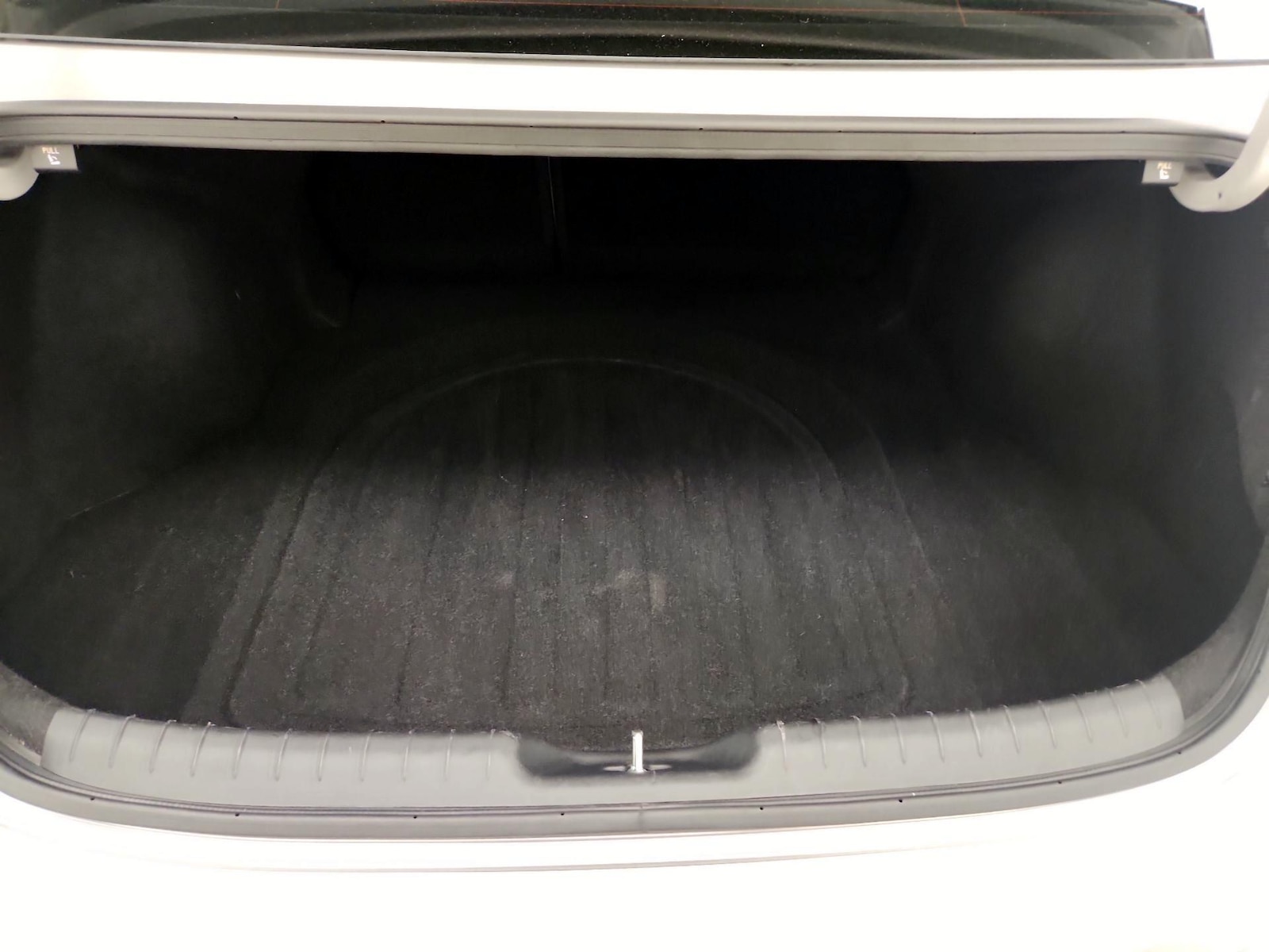 2021 Hyundai Elantra Limited - Photo 22