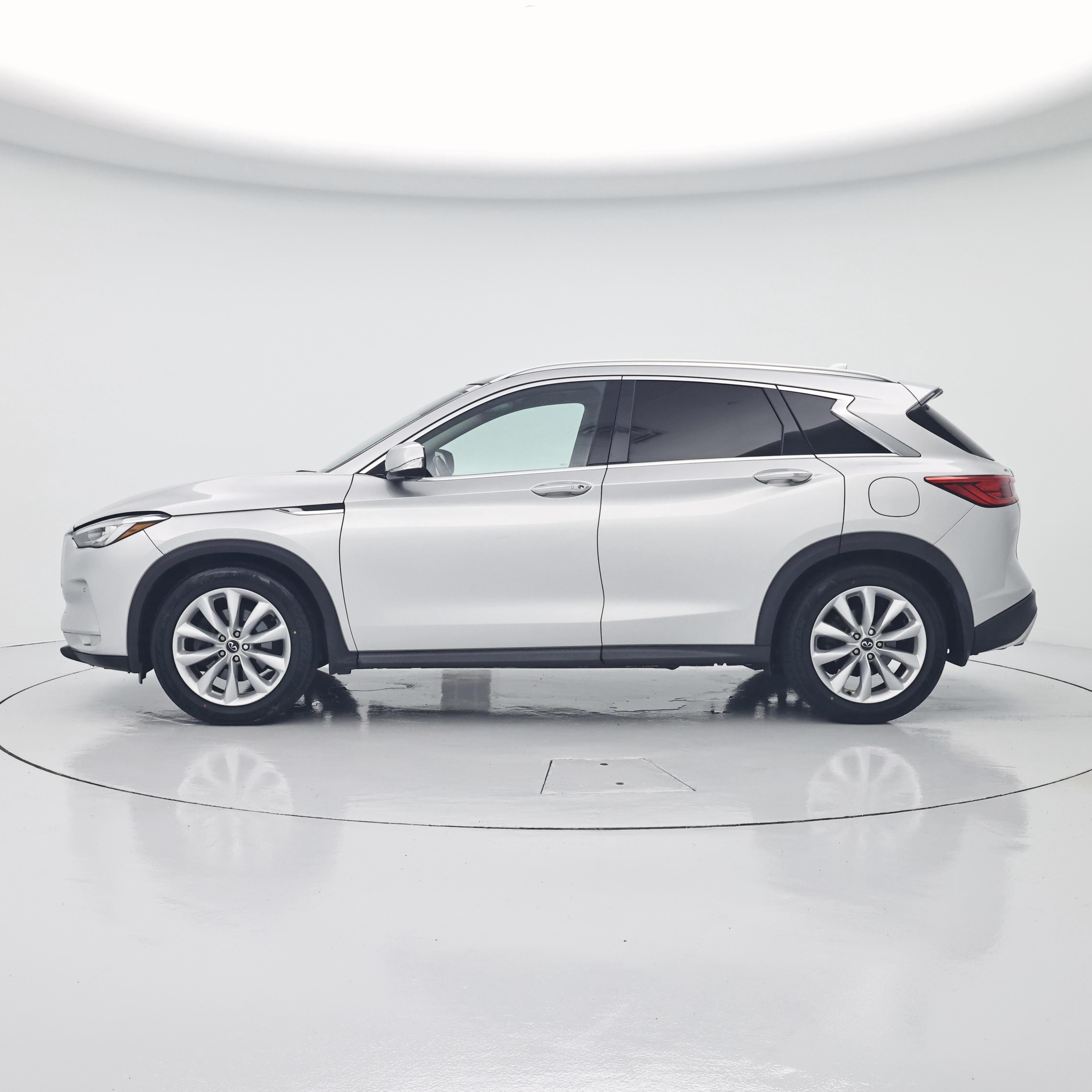 Thumbnail: 2019 INFINITI QX50 - 3