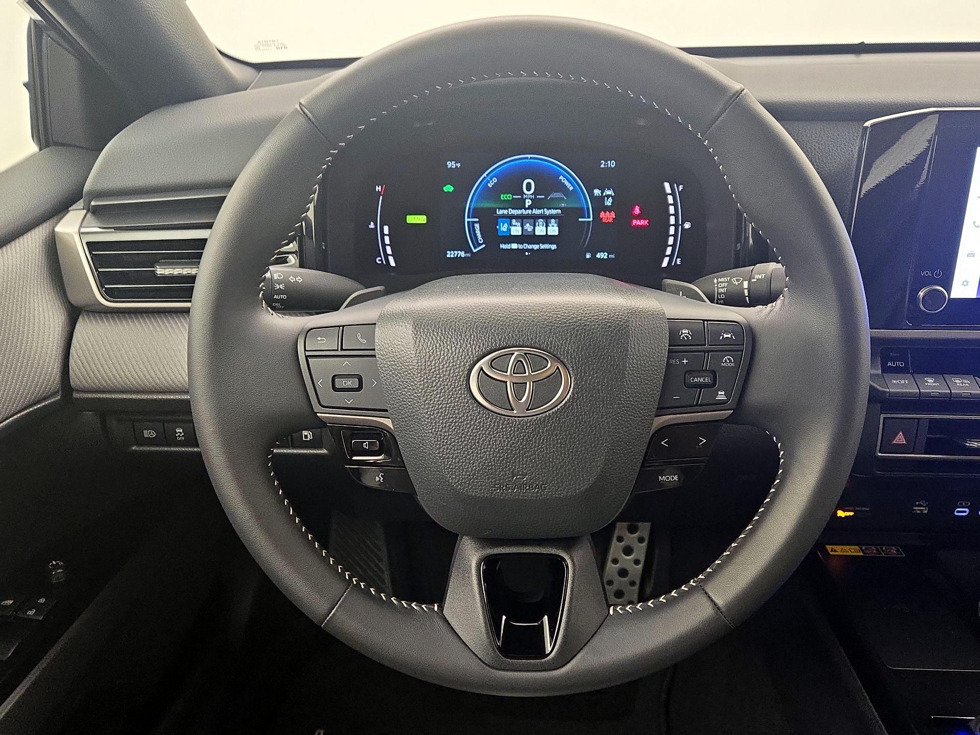 Thumbnail: 2025 Toyota Camry - 10