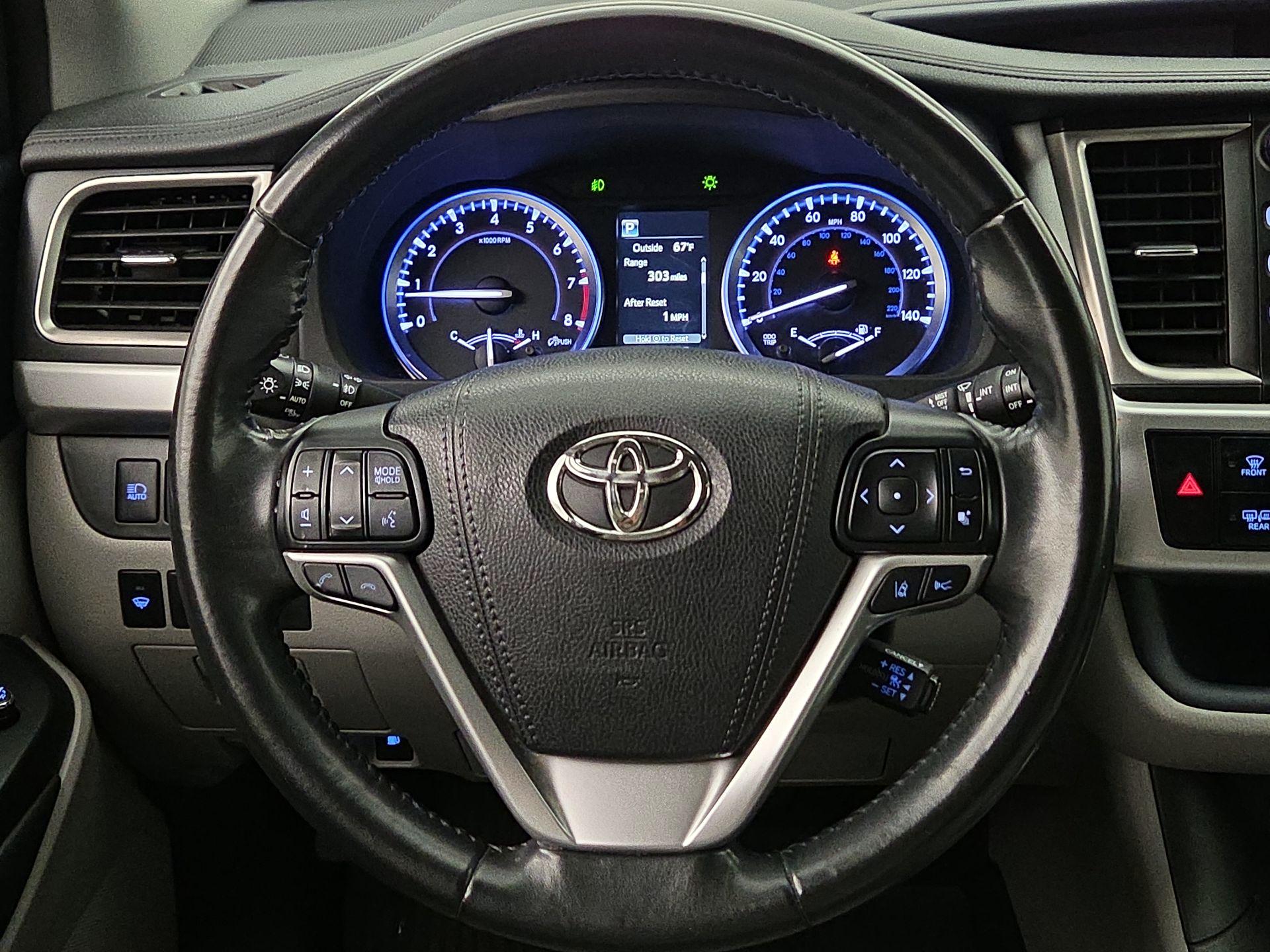 Thumbnail: 2018 Toyota Highlander - 10