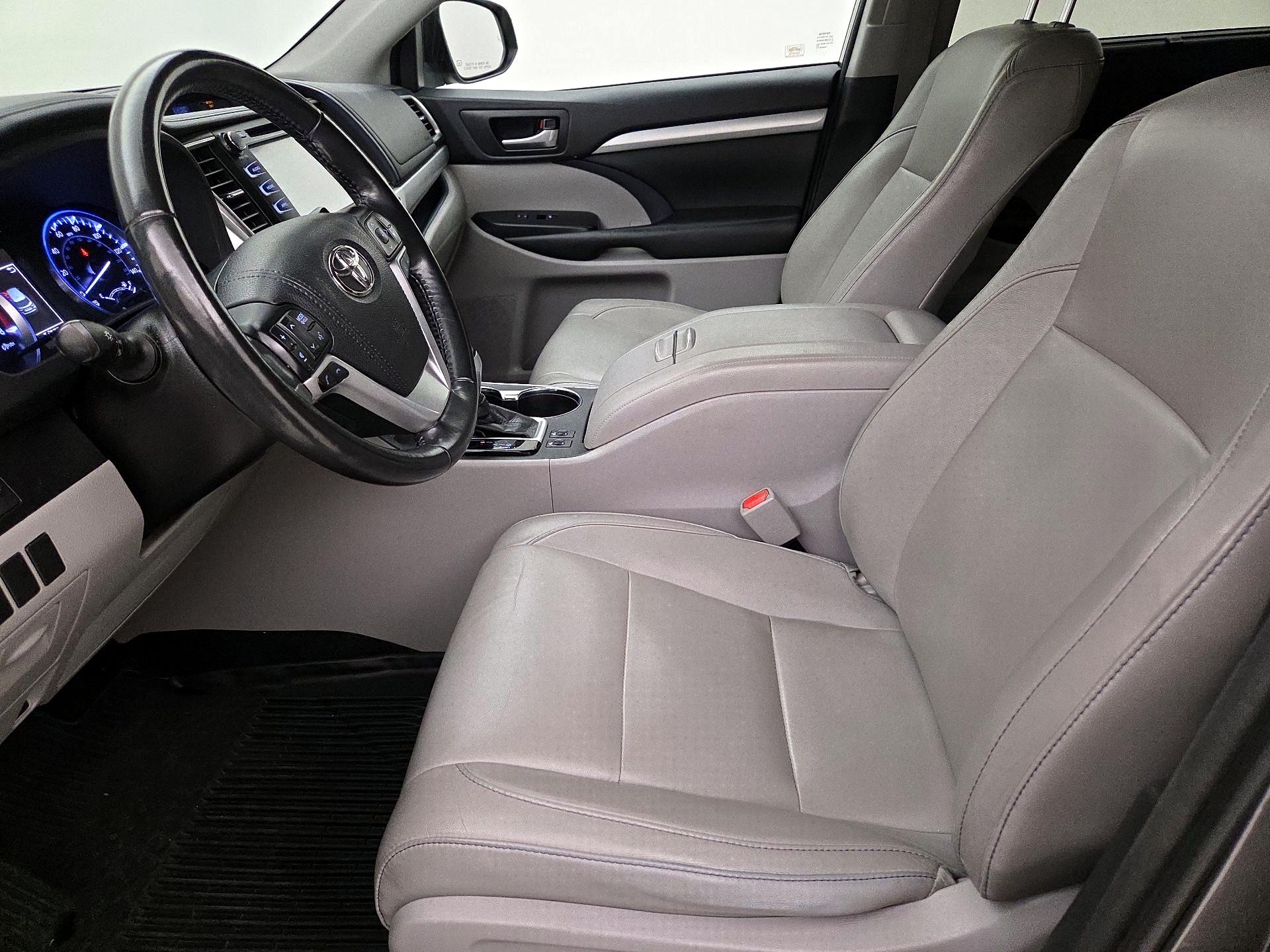 Thumbnail: 2018 Toyota Highlander - 11