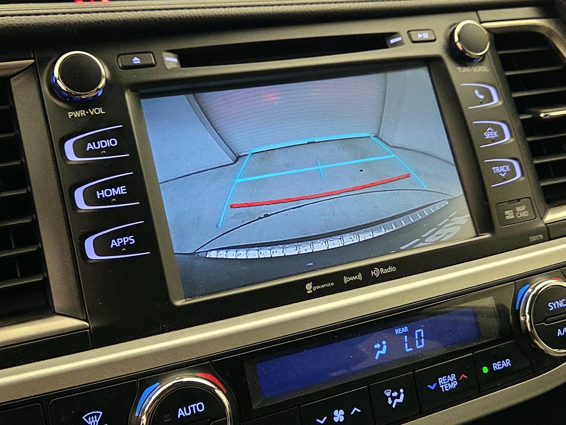 Thumbnail: 2018 Toyota Highlander - 14