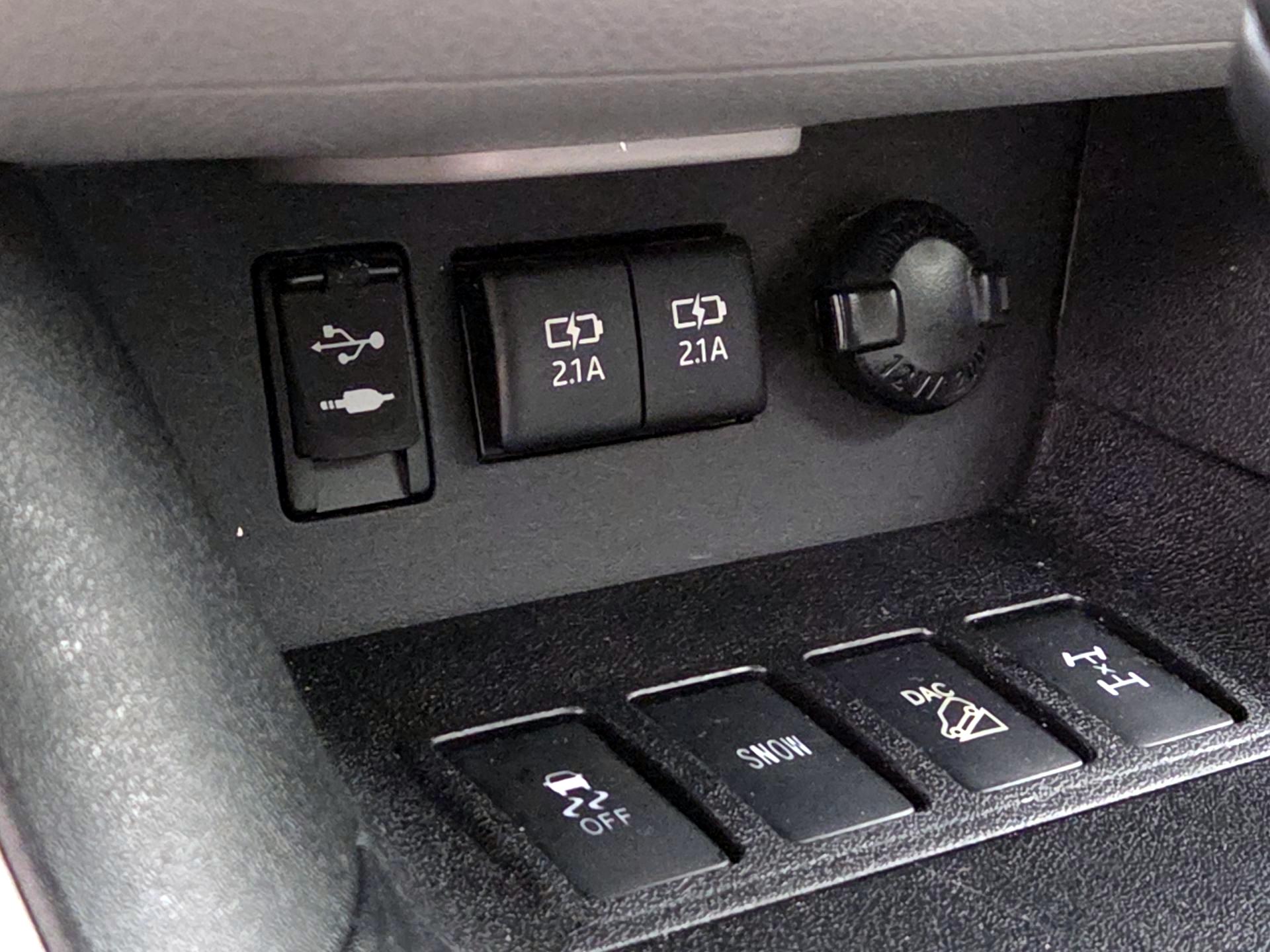 Thumbnail: 2018 Toyota Highlander - 18