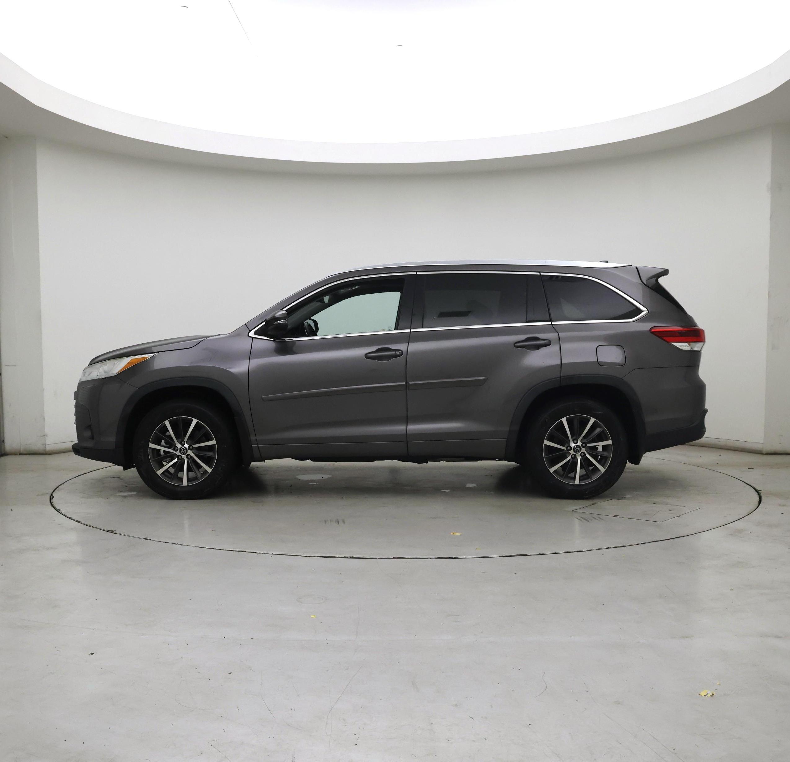 Thumbnail: 2018 Toyota Highlander - 3