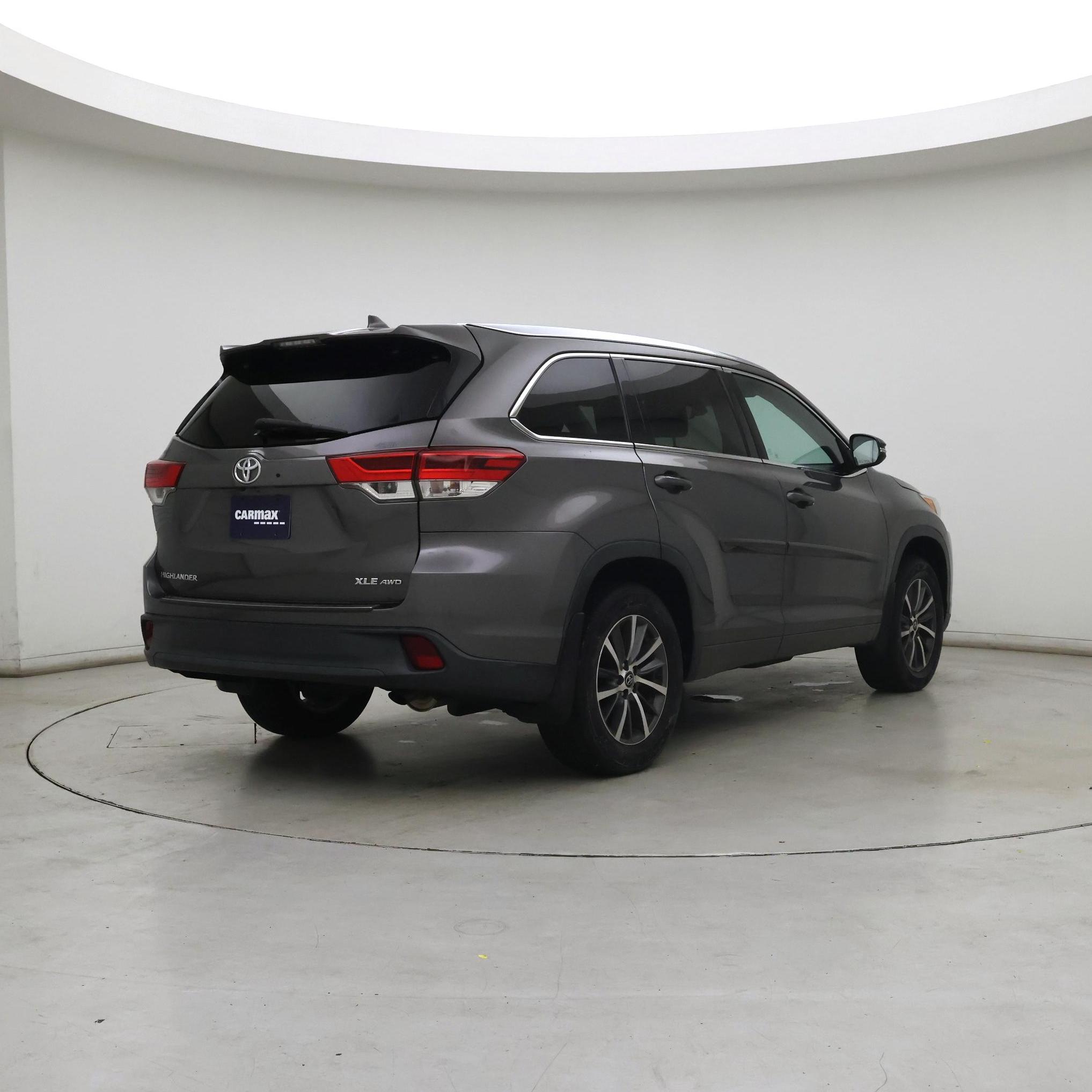 Thumbnail: 2018 Toyota Highlander - 8