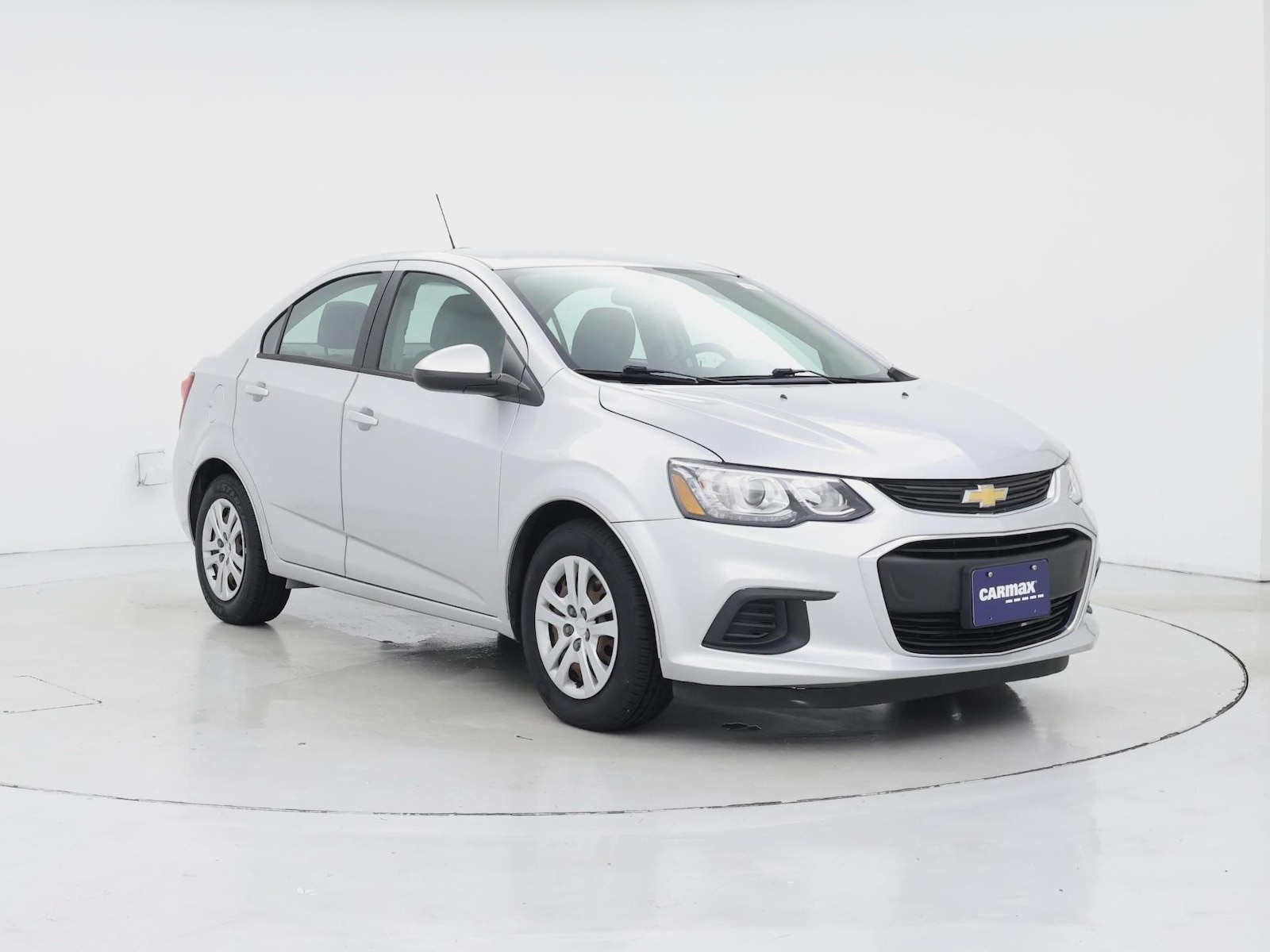2018 Chevrolet Sonic LS - Photo 2