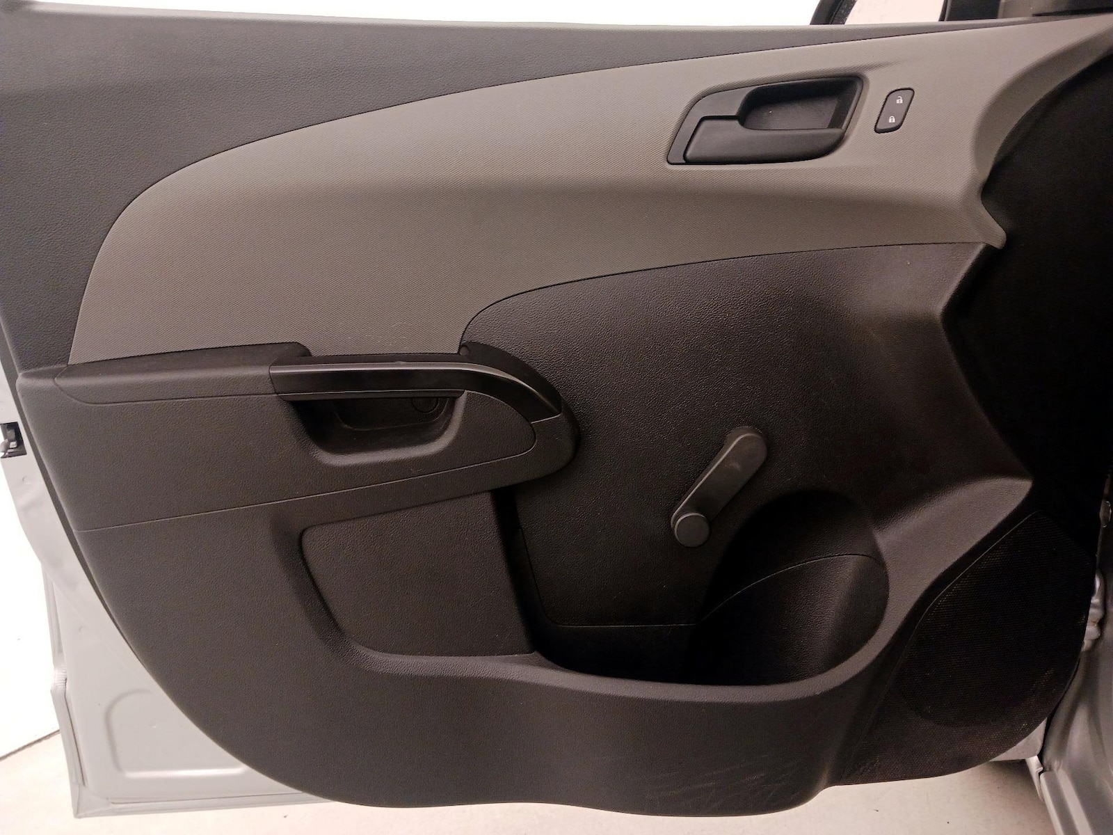 2018 Chevrolet Sonic LS - Photo 13