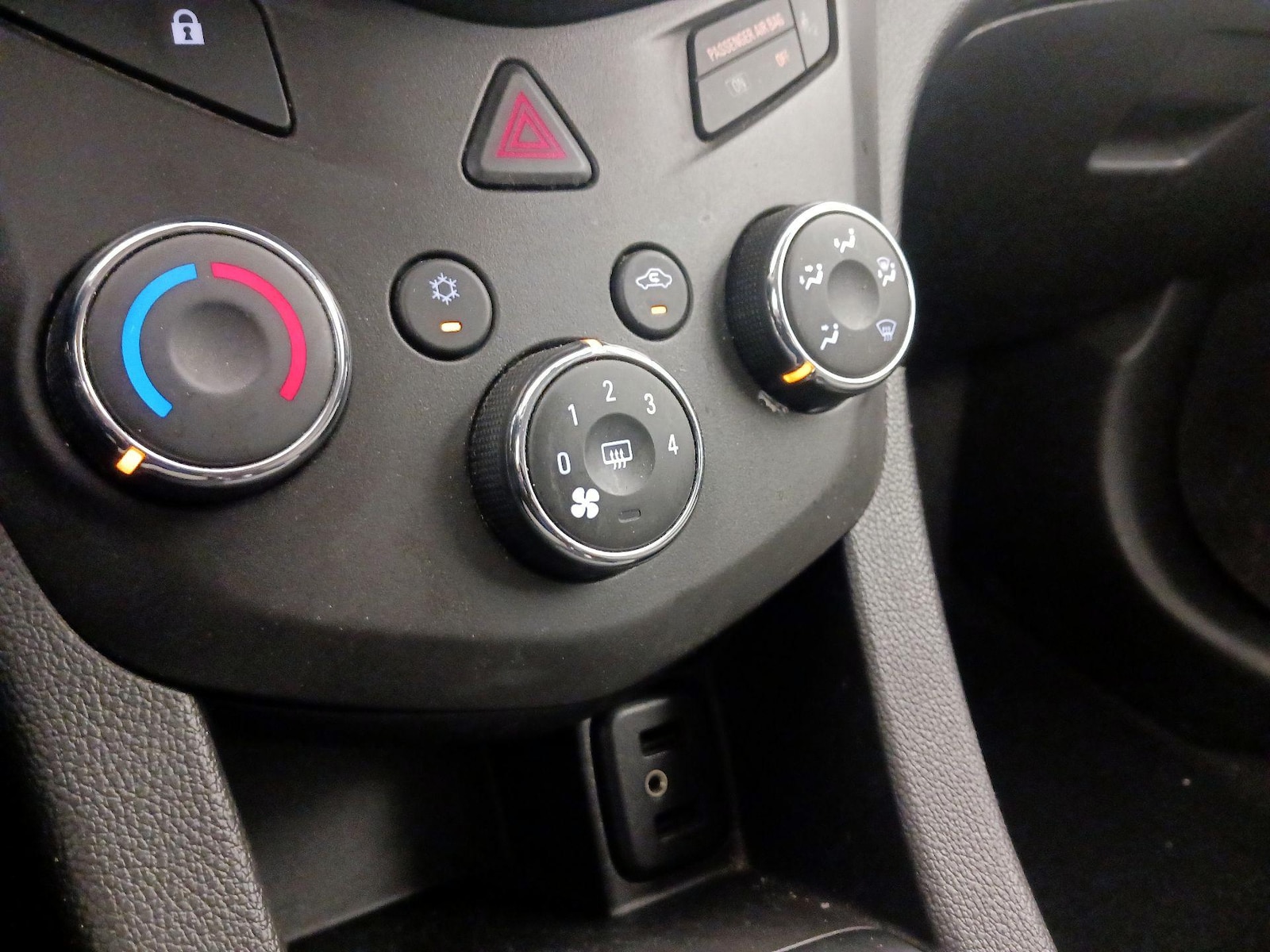 2018 Chevrolet Sonic LS - Photo 17